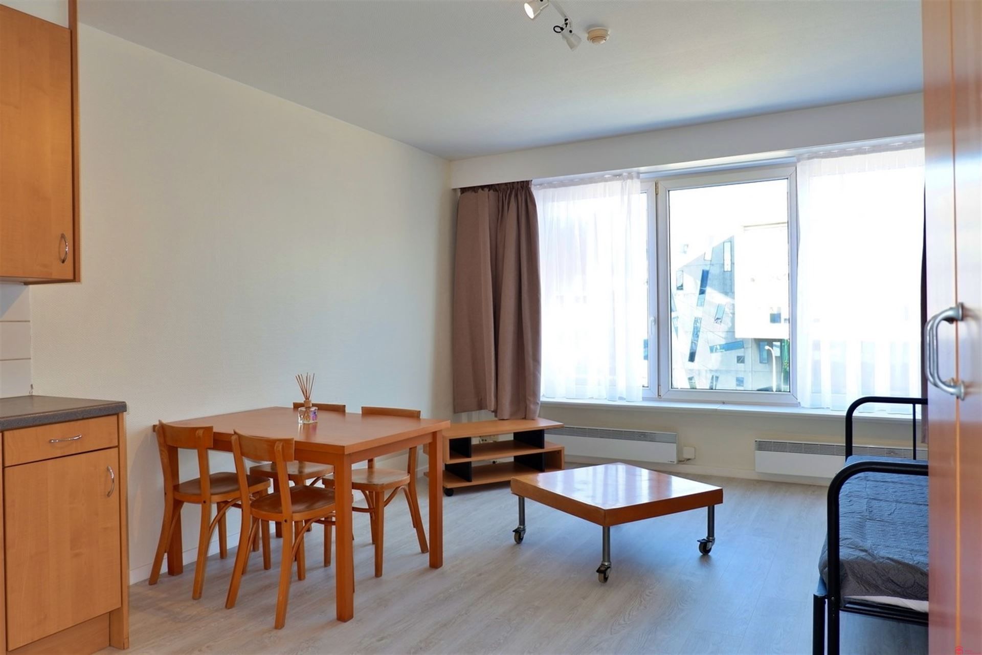 Gemeubelde studio, centrum Kortrijk foto 4