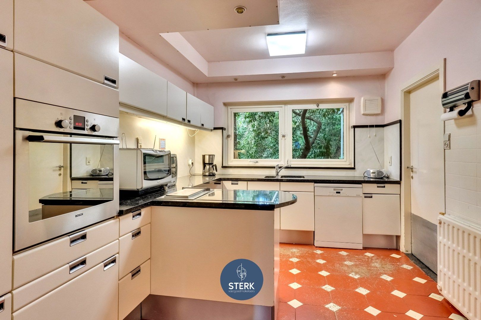 EXCLUSIEF PERCEEL MET TE RENOVEREN VILLA OP EEN GELIEFDE LOCATIE TE NEERHAREN !  foto 10