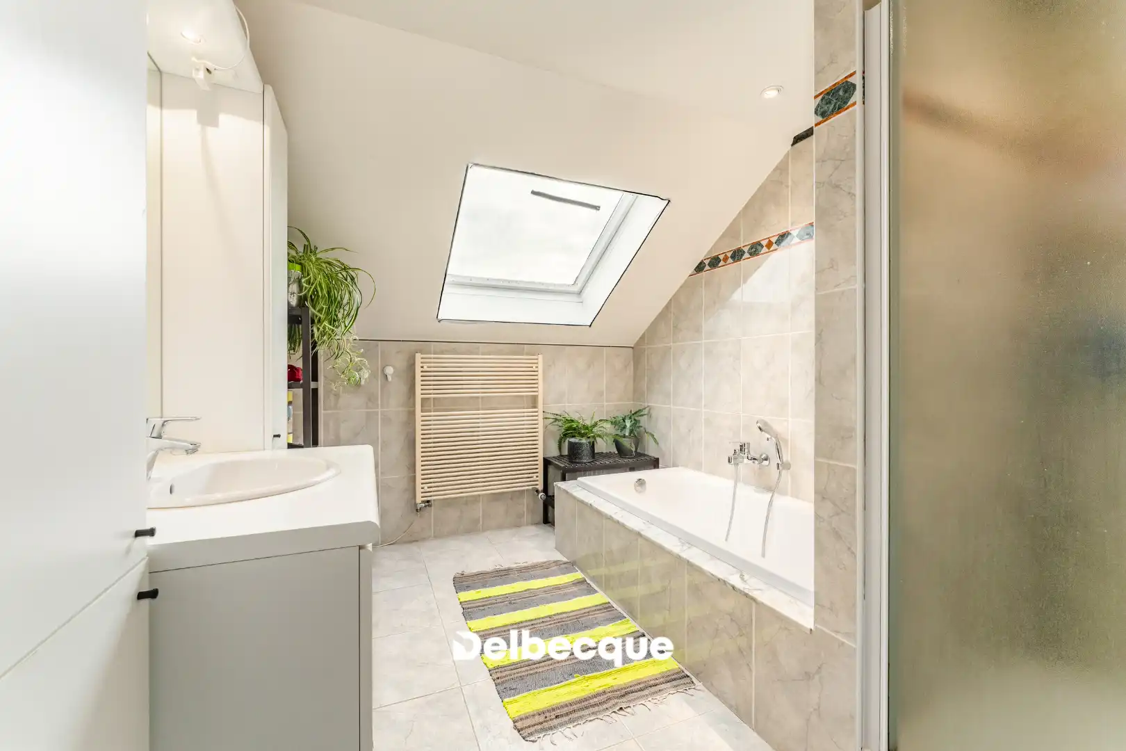 Instapklare bel-étage woning met garage en riante tuin op toplocatie in Assebroek foto 17