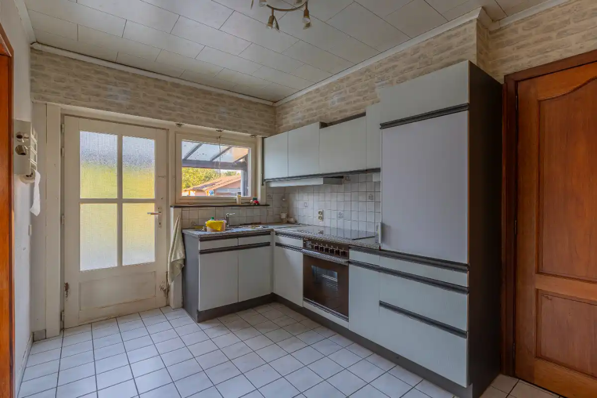 Zeer goed gelegen bungalow op wandelafstand van het centrum, station en de scholen van Dendermonde foto 4