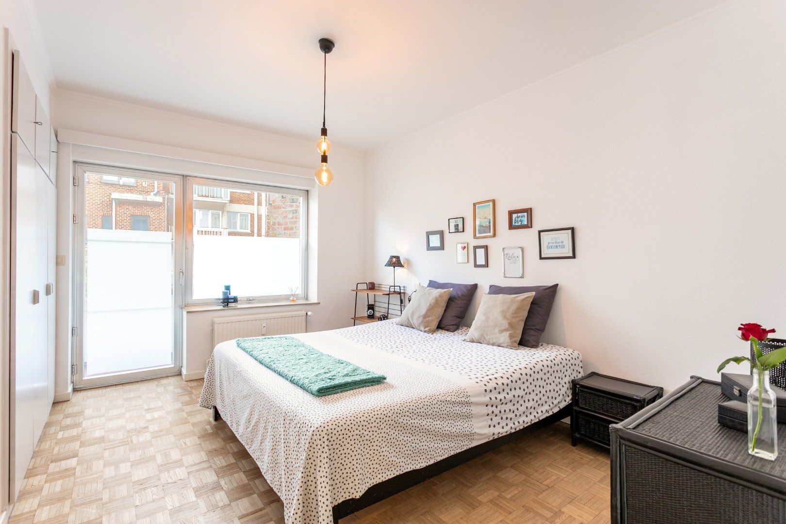 Instapklaar 2-kamerapp in centrum Halle, met balkon en garage foto 10