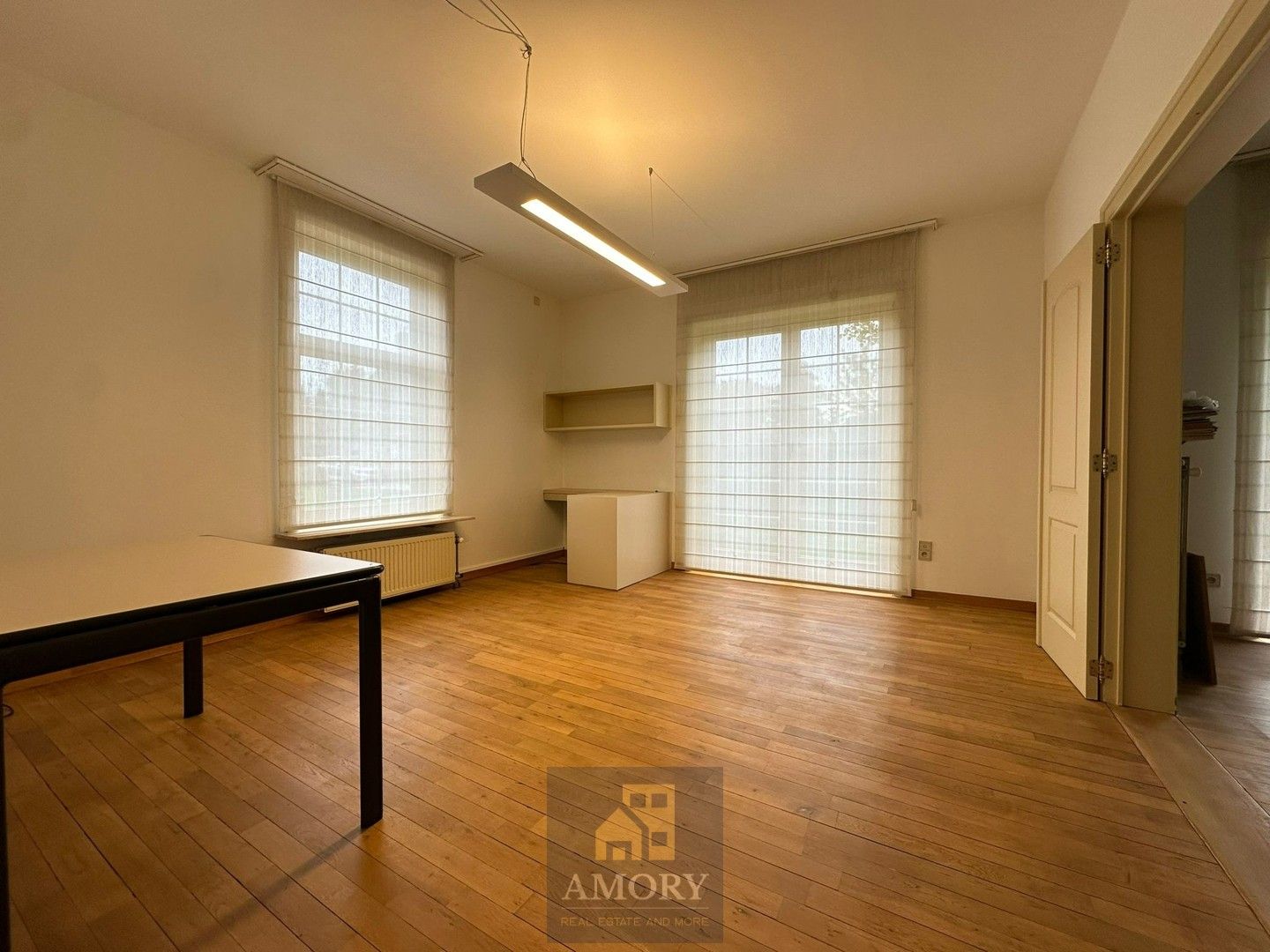 Ruim kantoorgebouw of praktijkgebouw foto 6