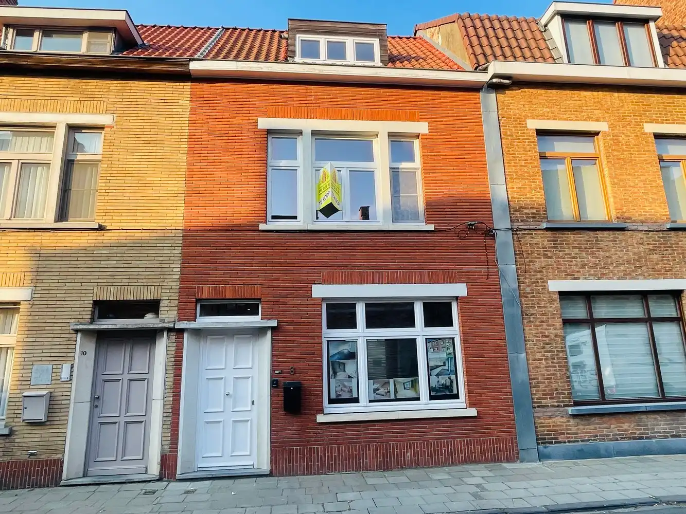 Brugge centrum,STARTPRIJS  Instapklaar degelijk gerenoveerd energiezuinig  lichtrijk woonhuis 3 SLPKS+Koer foto 14