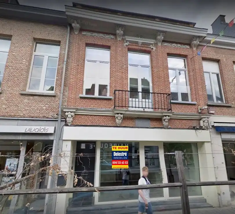 KARAKTERVOLLE EIGENDOM ANTWERPSESTRAAT foto {{pictureIndex}}