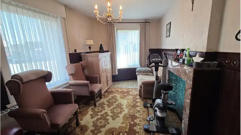 Op te frissen 4-slaapkamerwoning met GARAGE en BINNENTUIN te koop in Ruddervoorde Oostkamp foto 8