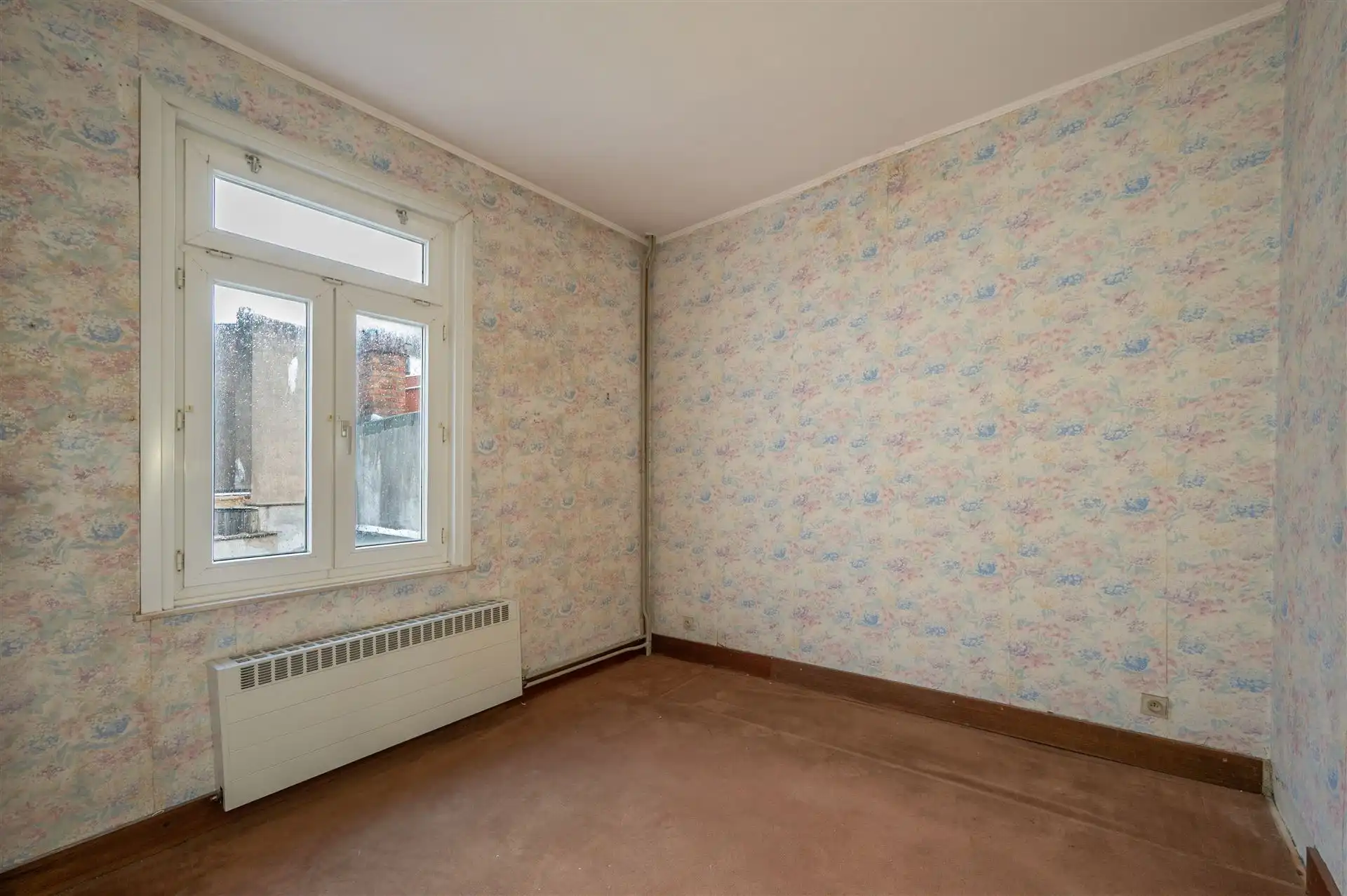 Te renoveren huis met 3 ruime kamers foto 12