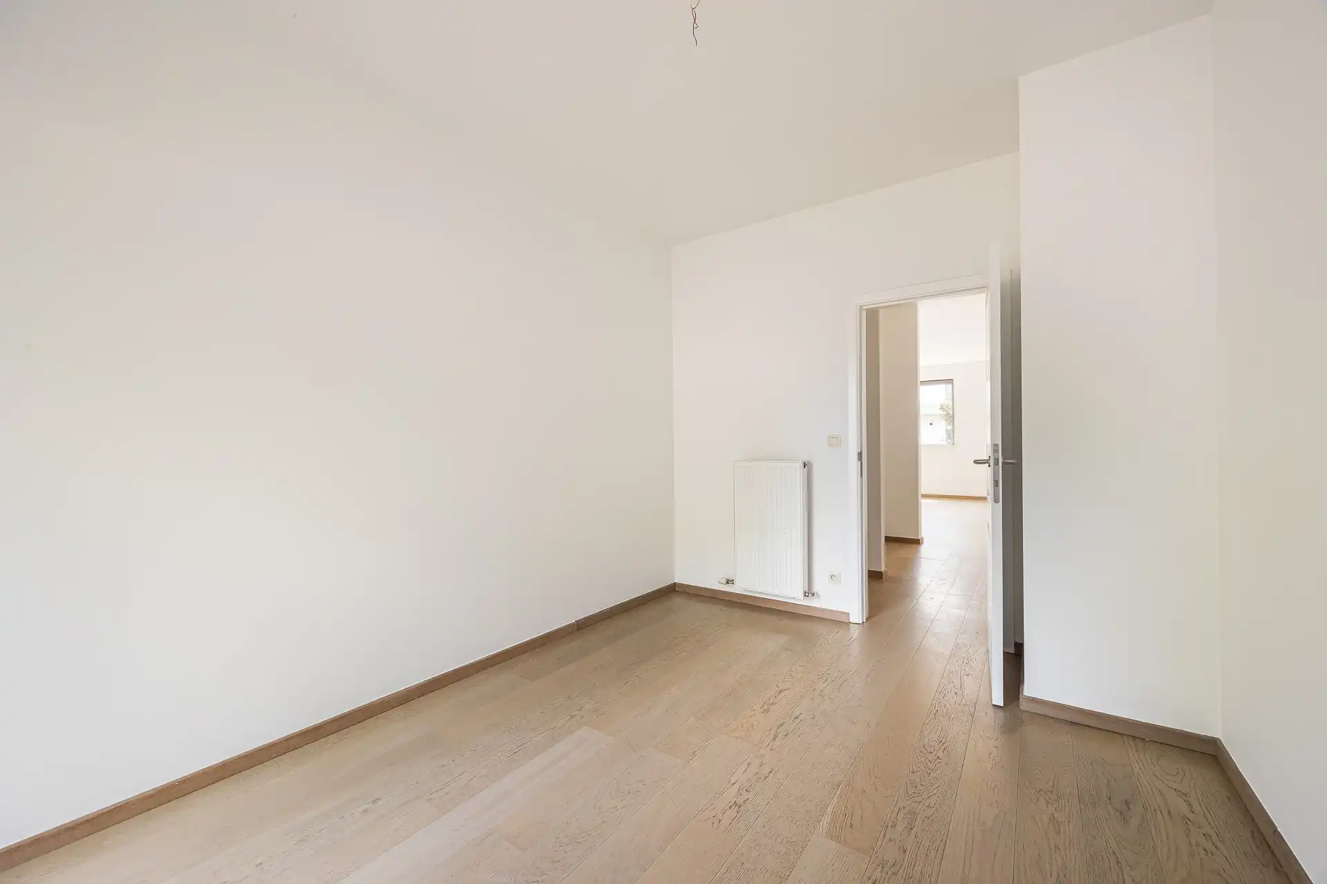 Kwalitatief gelijkvloers appartement (2012) met tuin foto 15