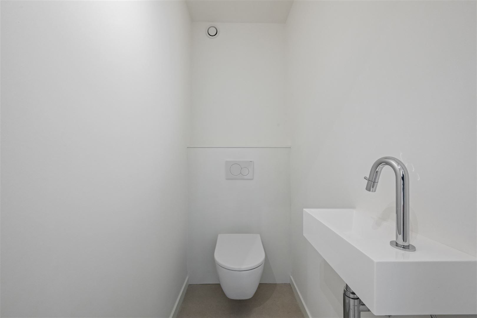 Uniek tweekamerappartement op toplocatie aan de Zeedijk! foto 8