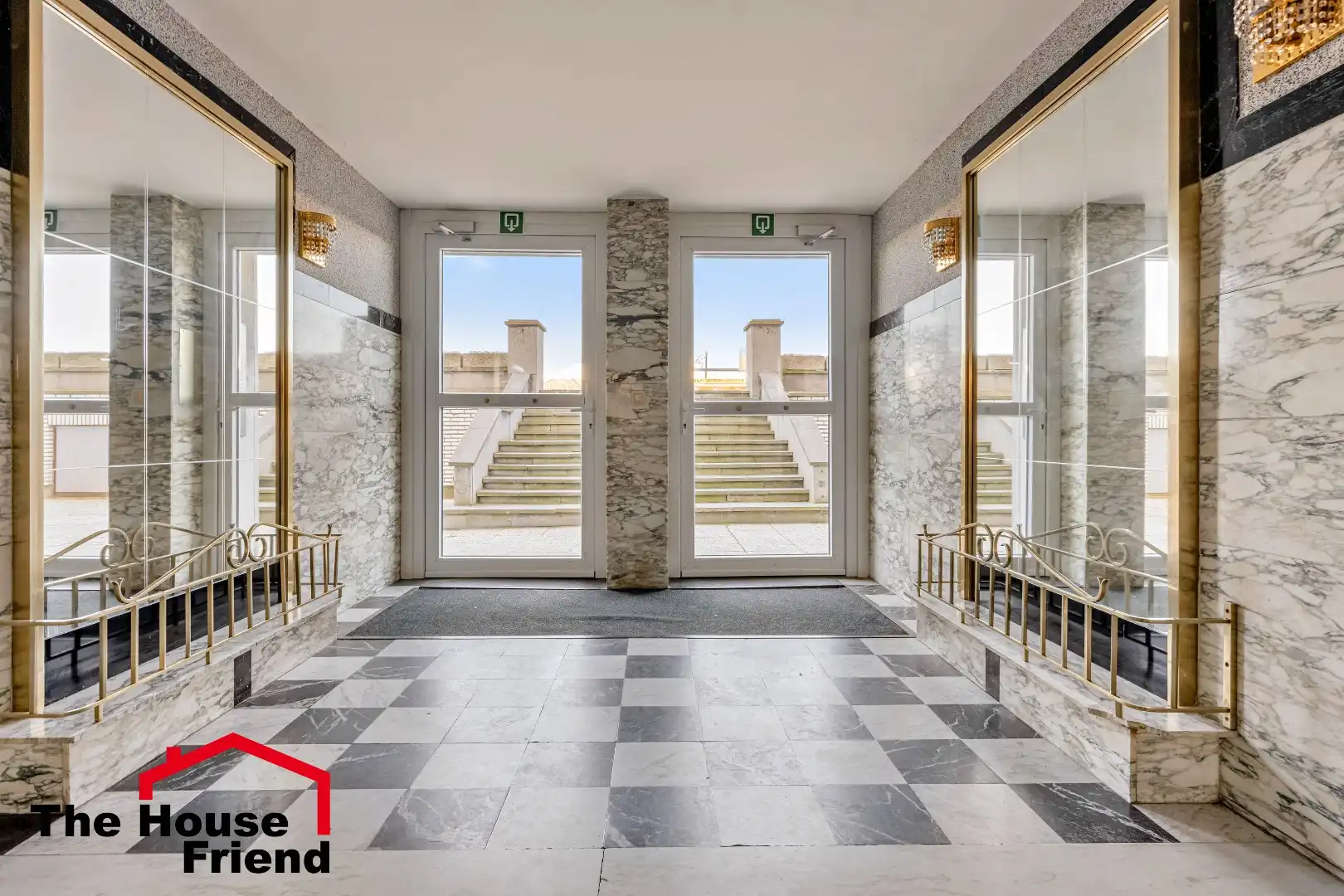 Ruim appartement met frontaal zeezicht op absolute toplocatie aan de Zeedijk in Blankenberge foto 14