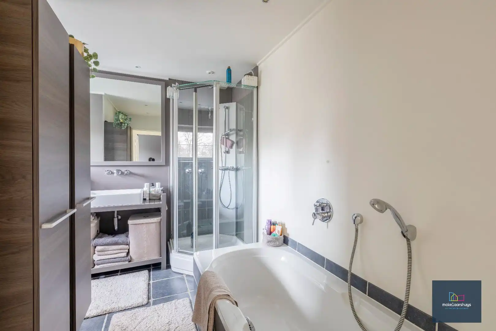 Stijlvol wonen en werken op een topligging in Mariakerke foto 13