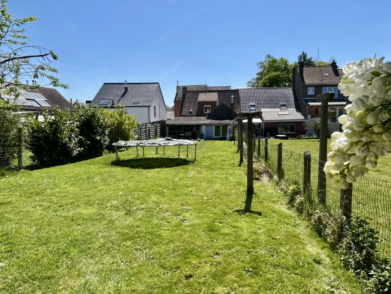 Hoofdfoto van de publicatie: Te renoveren woning met veel potentieel op topligging in Bertem