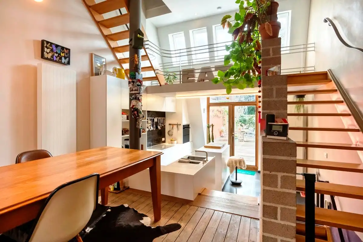 Aantrekkelijk burgerhuis met zonnige tuin en voormalig atelier foto 2