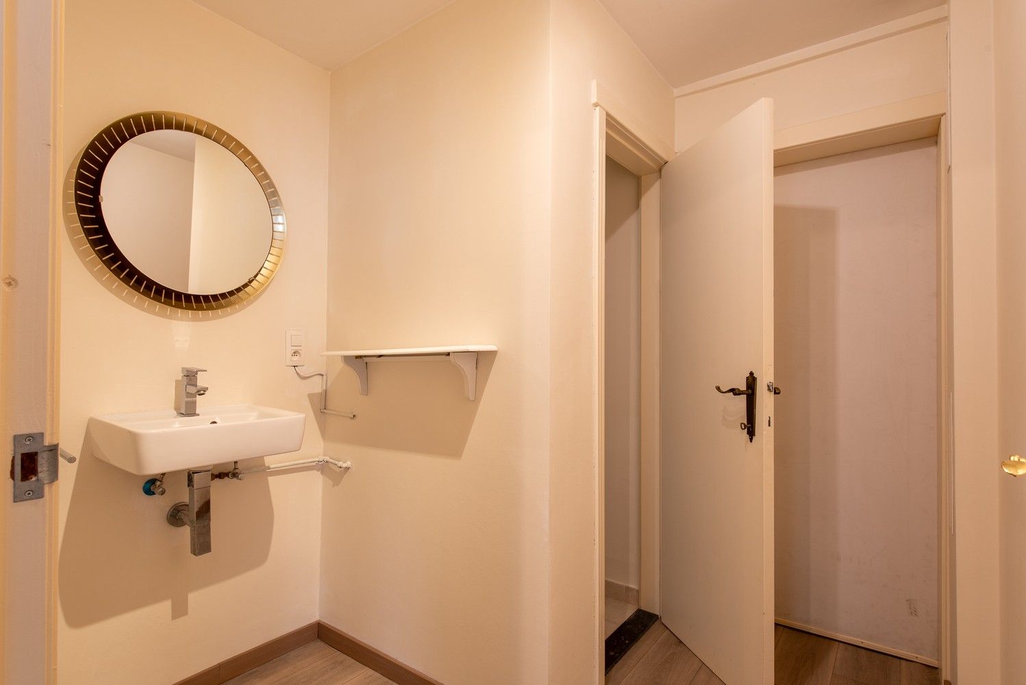 Gelijkvloers 1 slaapkamer-appartement met eigen stadstuin in hartje Genk foto 7