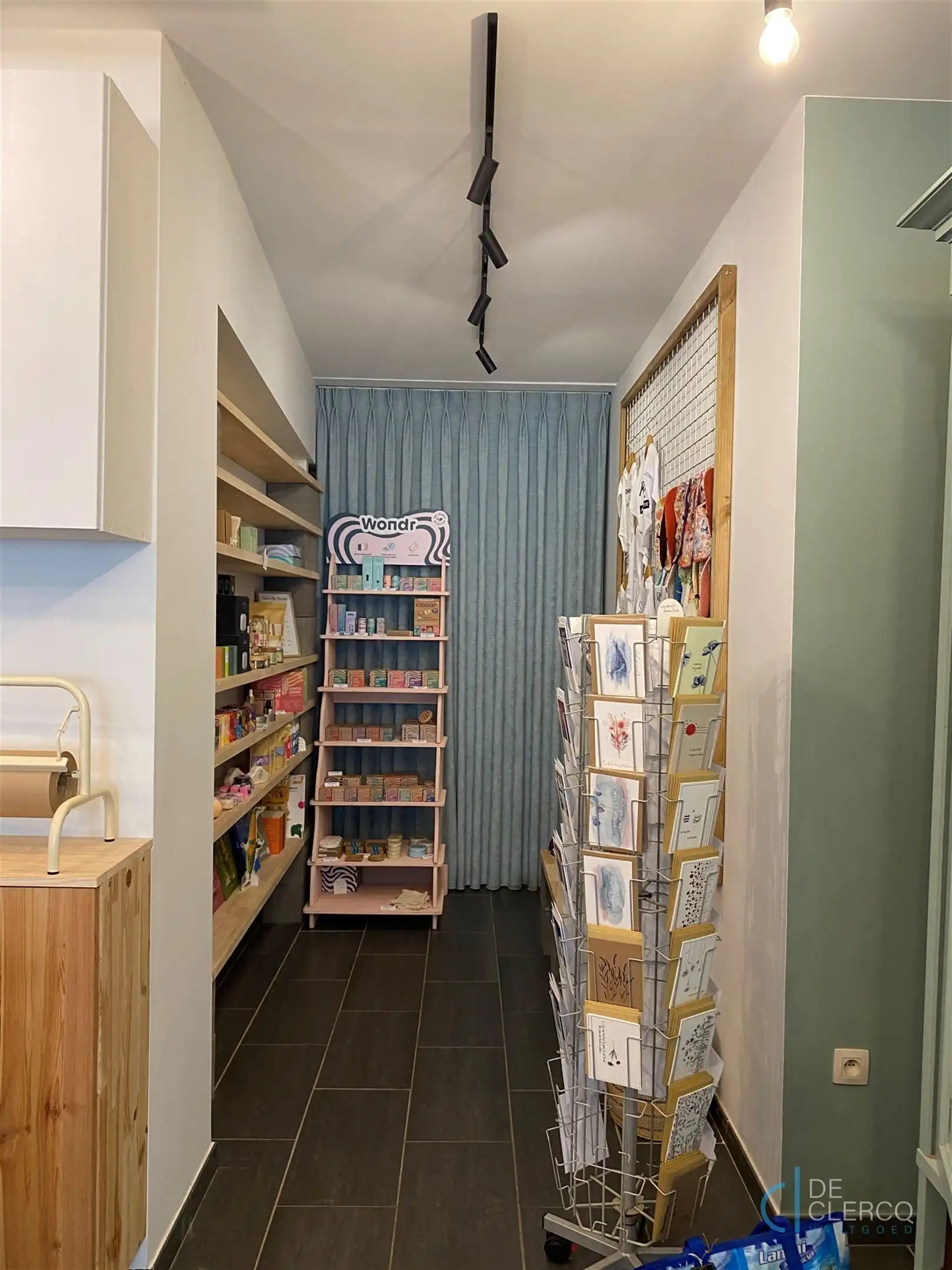 Instapklaar handelspand te huur centrum Lochristi, snel vrij foto 5