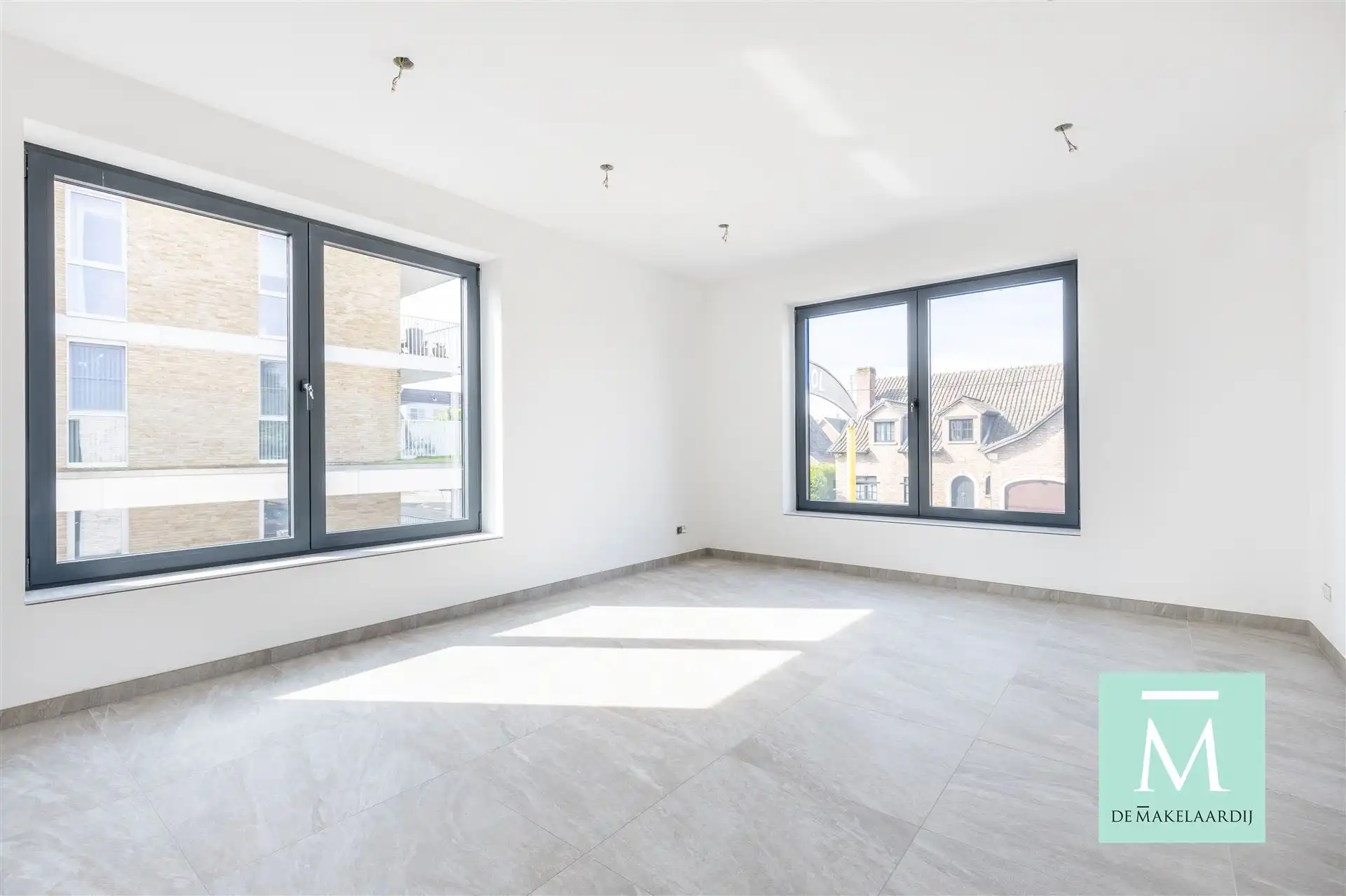 Zeer ruime nieuwbouwwoning met 5 slaapkamers en tuin foto 16