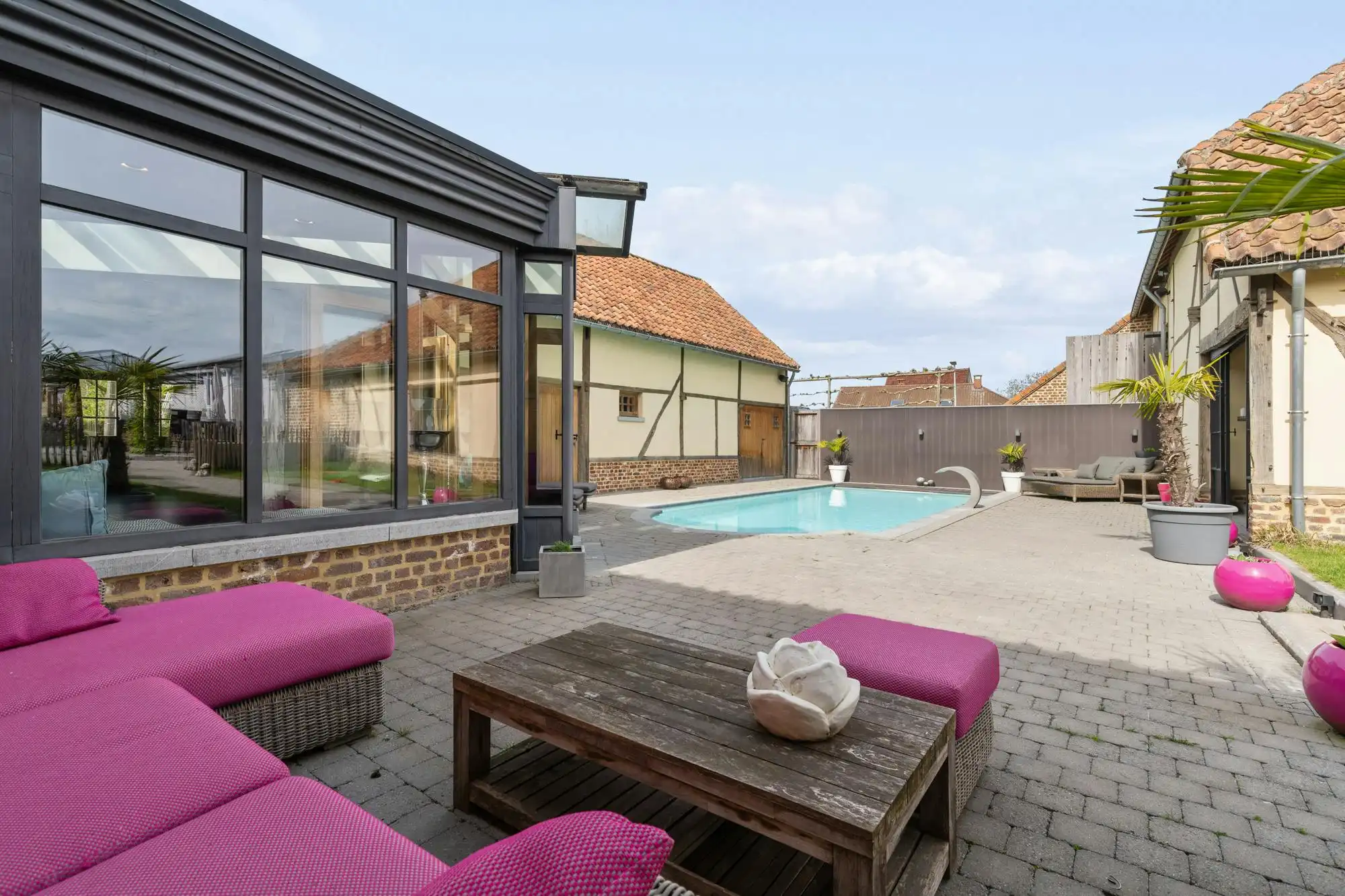 Exclusief domein met hoeve, wijnhuis en wellness foto 3