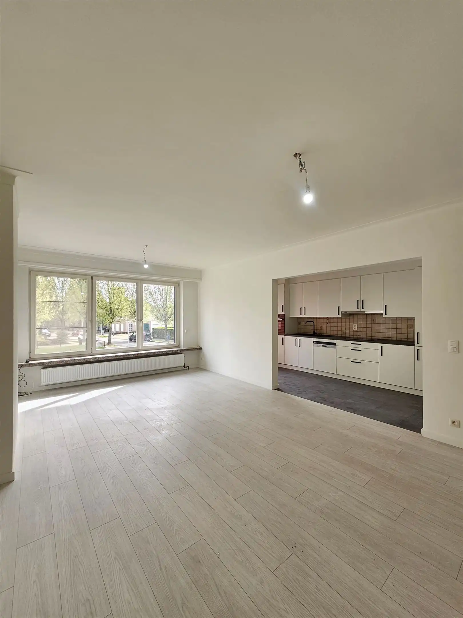 Gerenoveerd appartement met terras en garagebox. foto 2