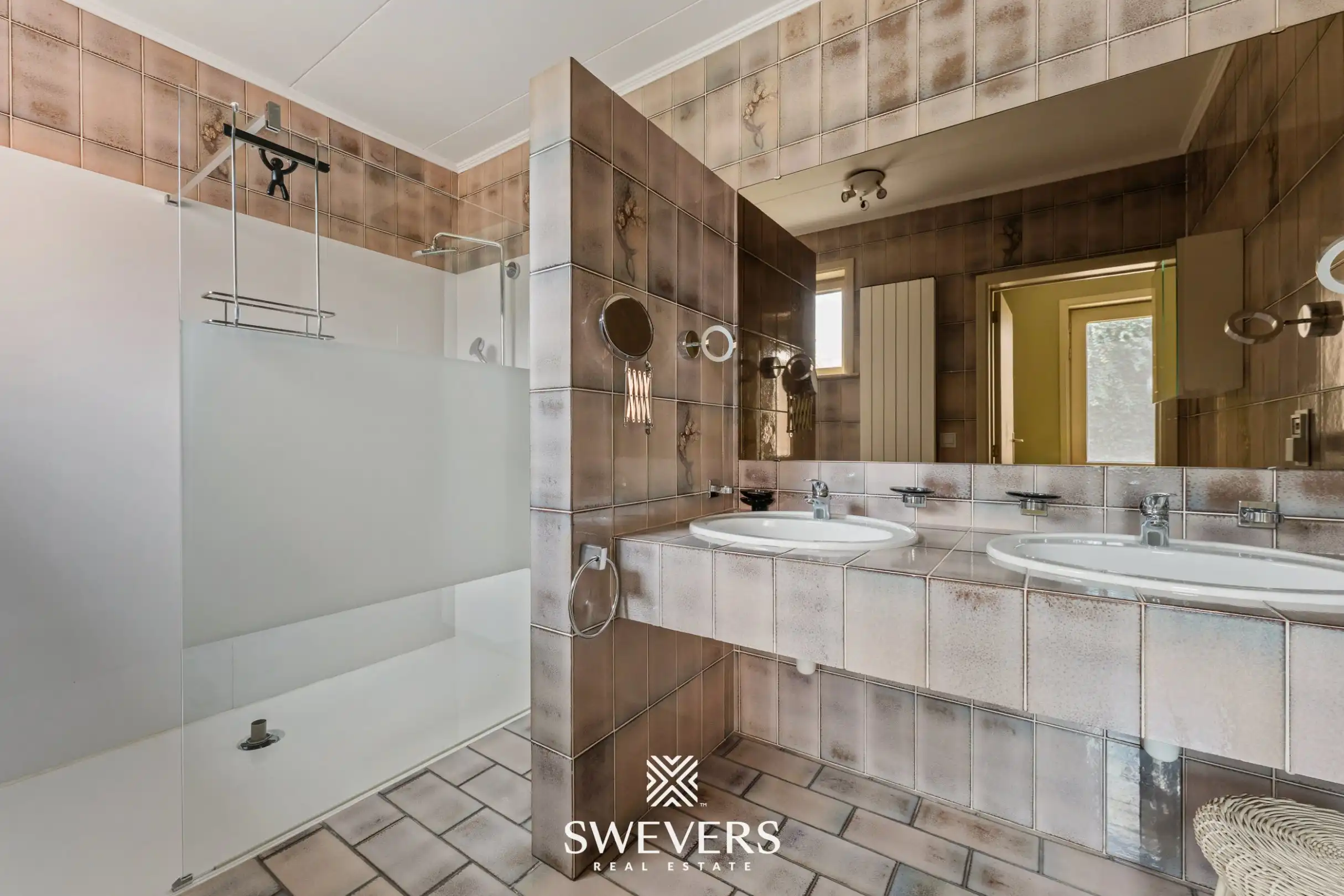 Verrassend ruime woning tot 5 à 6 slaapkamers in het centrum van Zonhoven foto 9