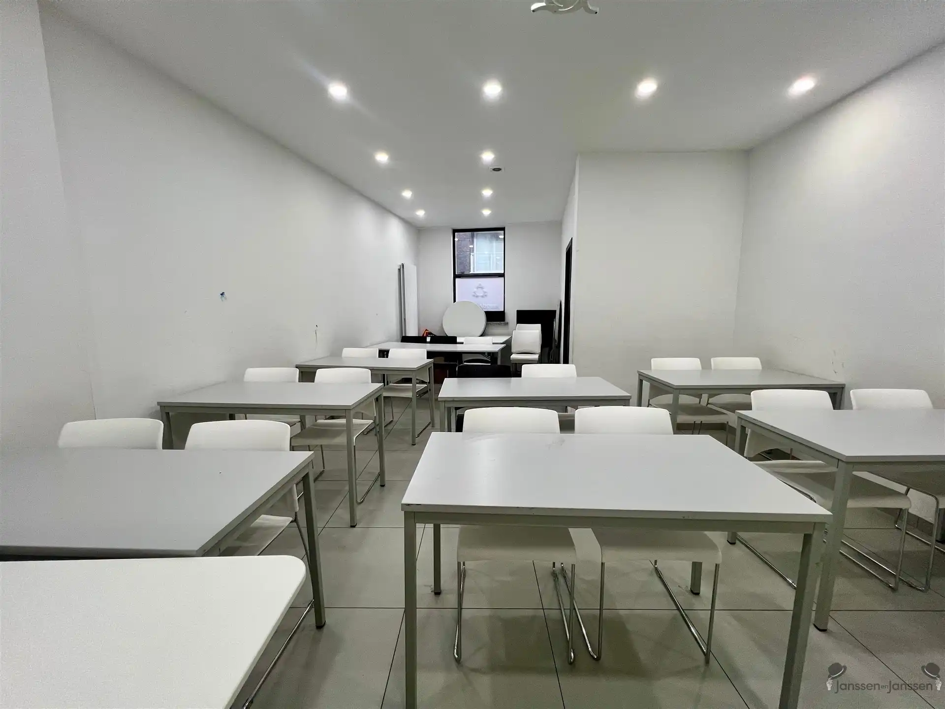 Bedrijfspand met multifuncitionele ruimtes foto 11