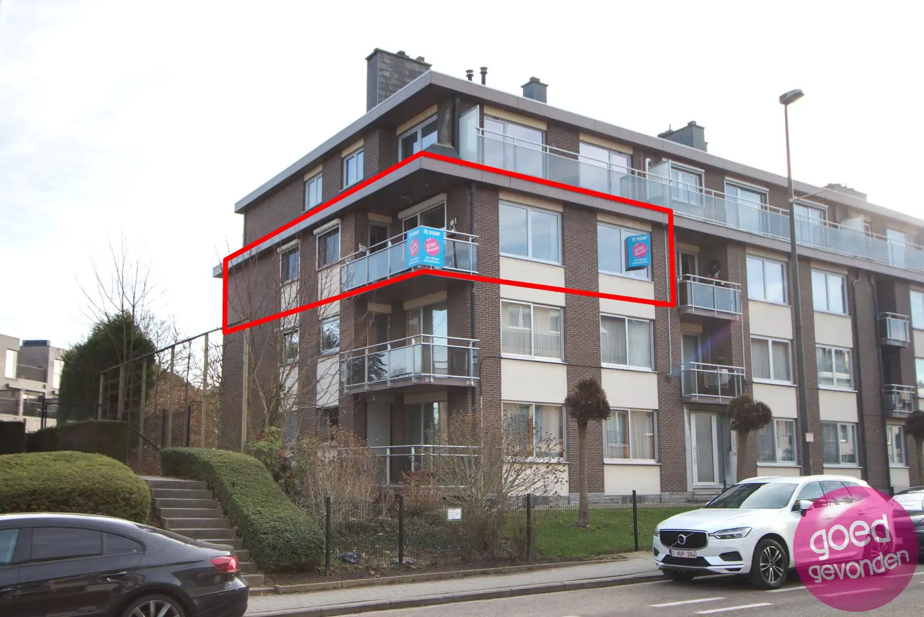 APP. 3 SLK - 2 TERRASSEN - GARAGE - KELDER - LIFT - CENTRAAL foto {{pictureIndex}}