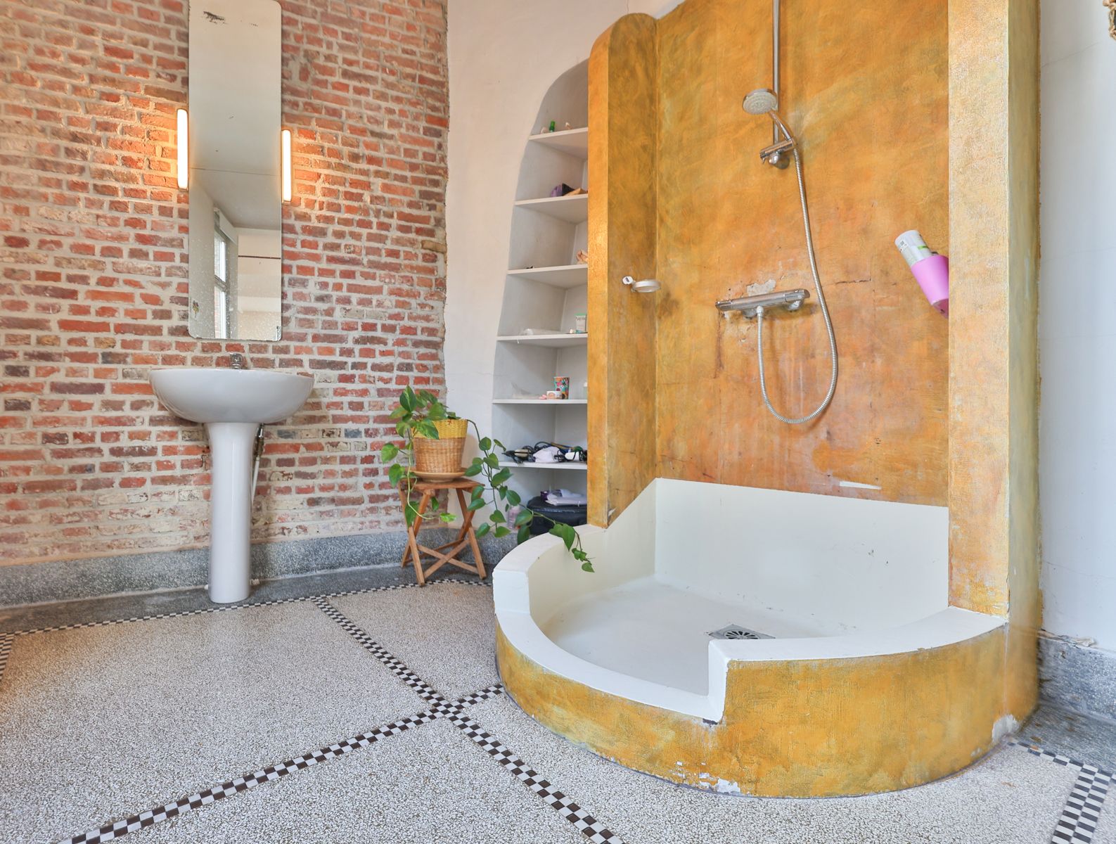 Groots wonen & creatief werken in authentieke burgerwoning foto 32