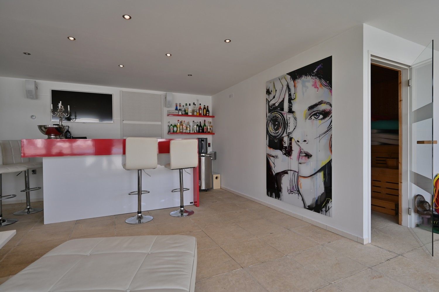 Ruime woning met zwembad en royaal poolhouse, op rustige locatie in Rekem, direct grenzend aan velden foto 27