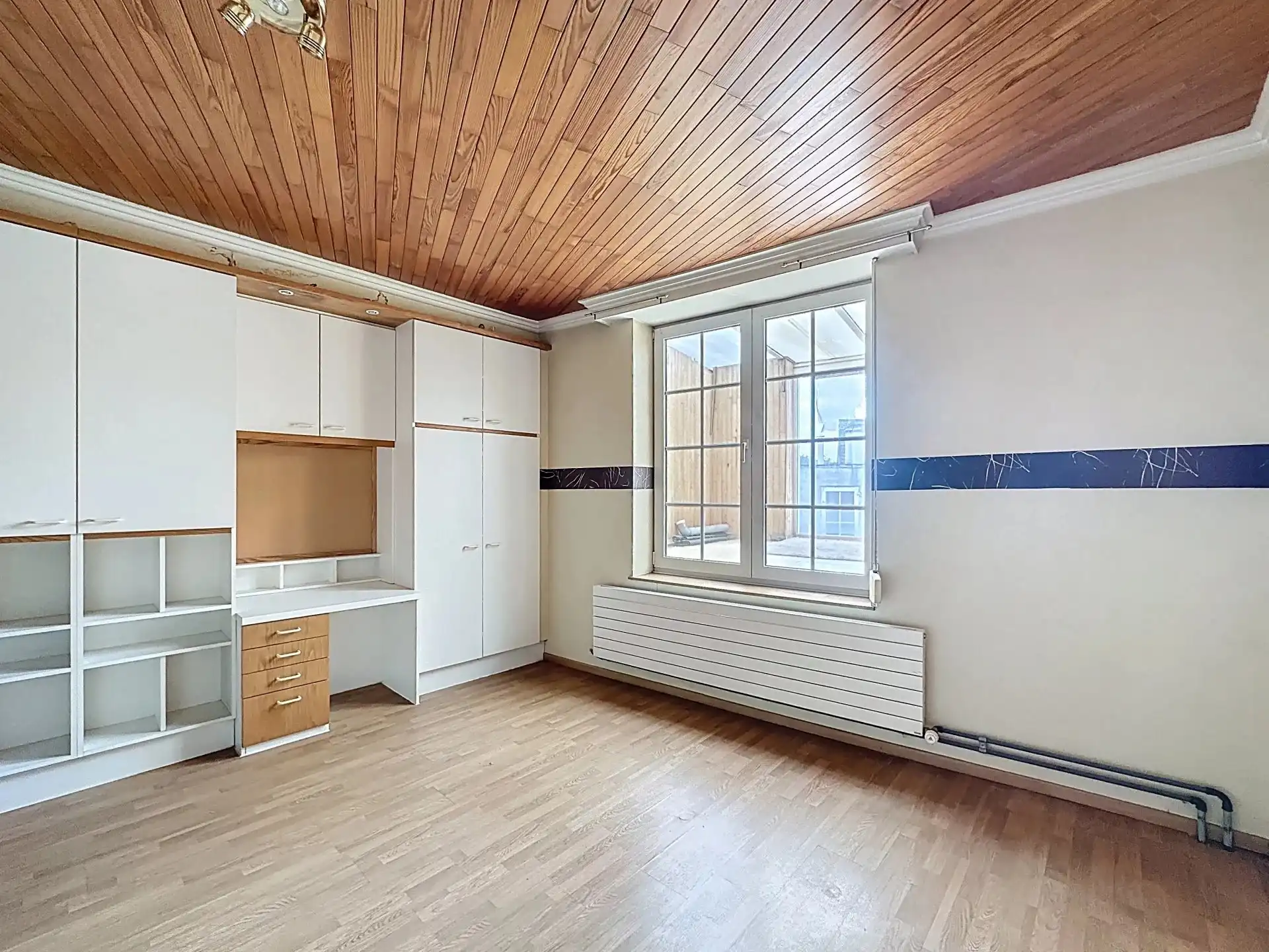 Handelspand met magazijn en bovengelegen appartement. foto 17