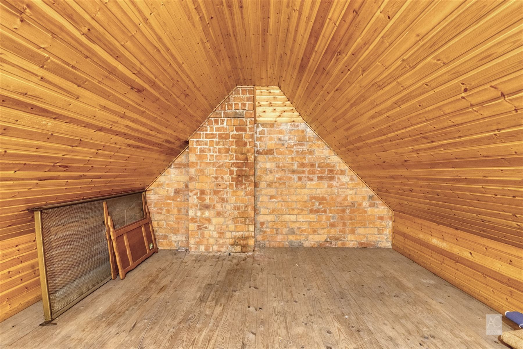 Vrijstaande woning met garage en zwembad foto 27