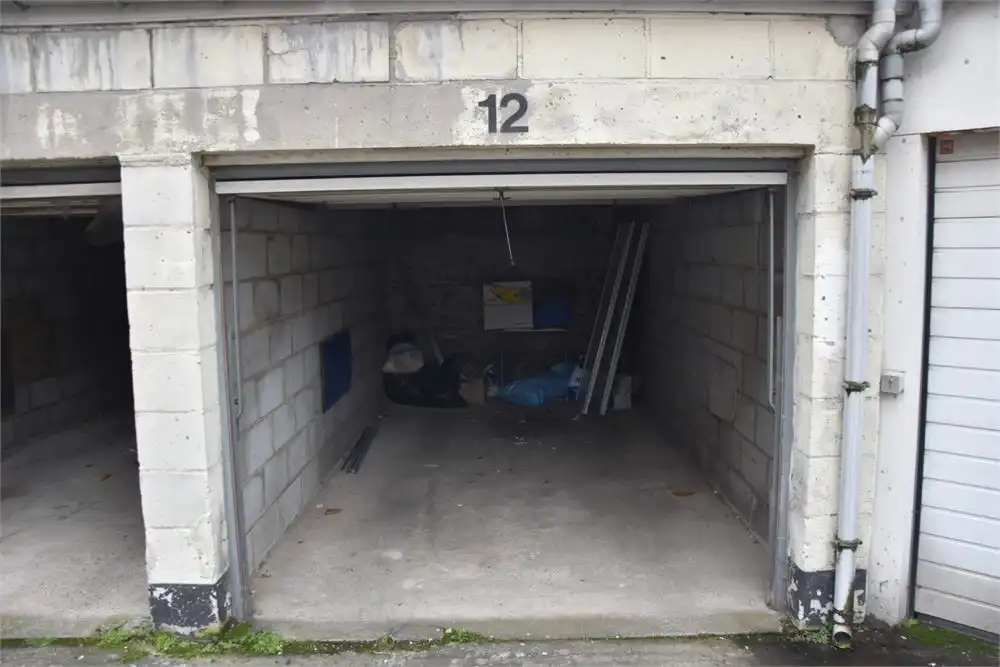 Centraal gelegen garagebox foto 3