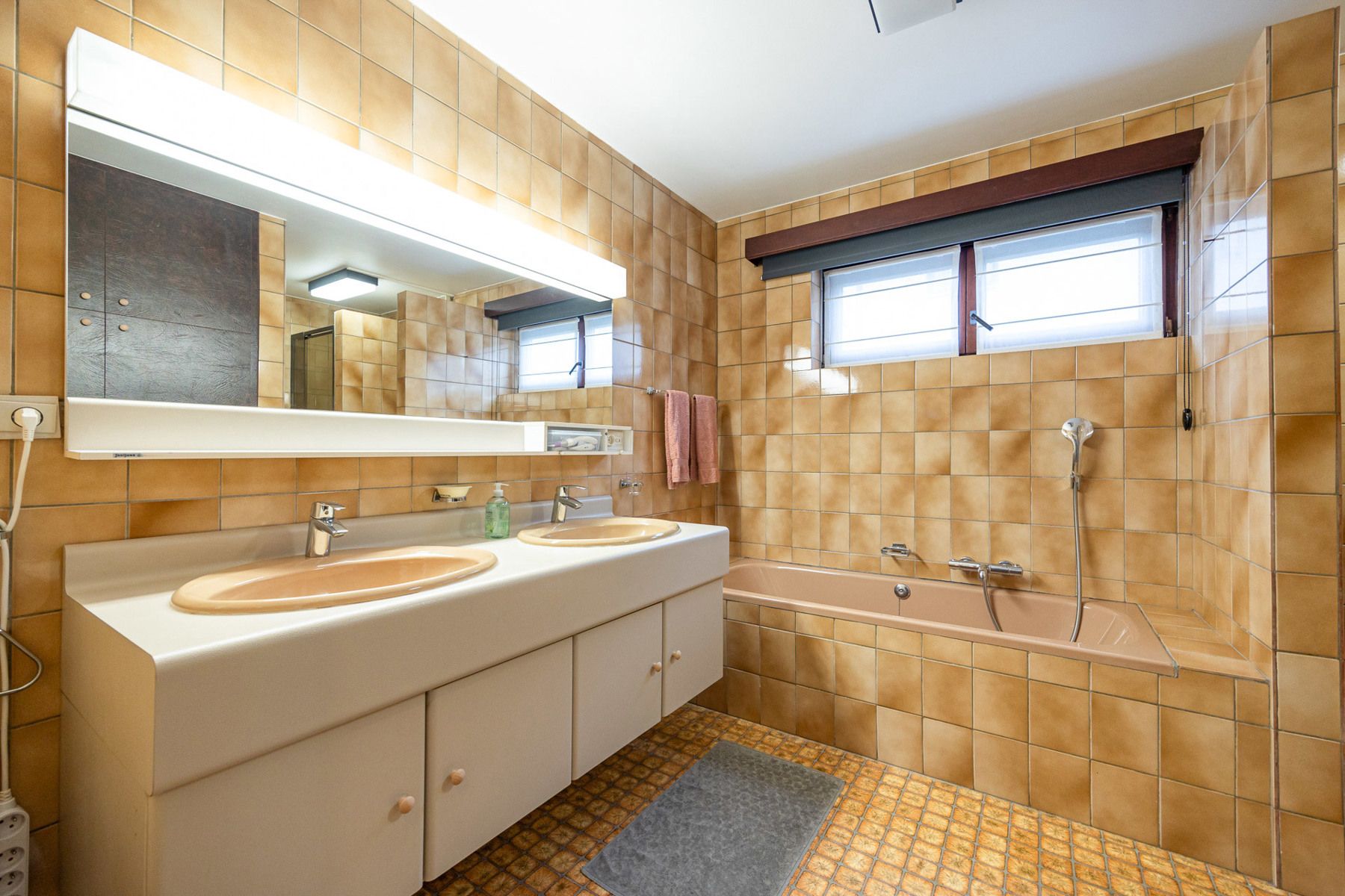 Een laagbouwwoning met 3 slaapkamers op een perceel van 880m². foto 11