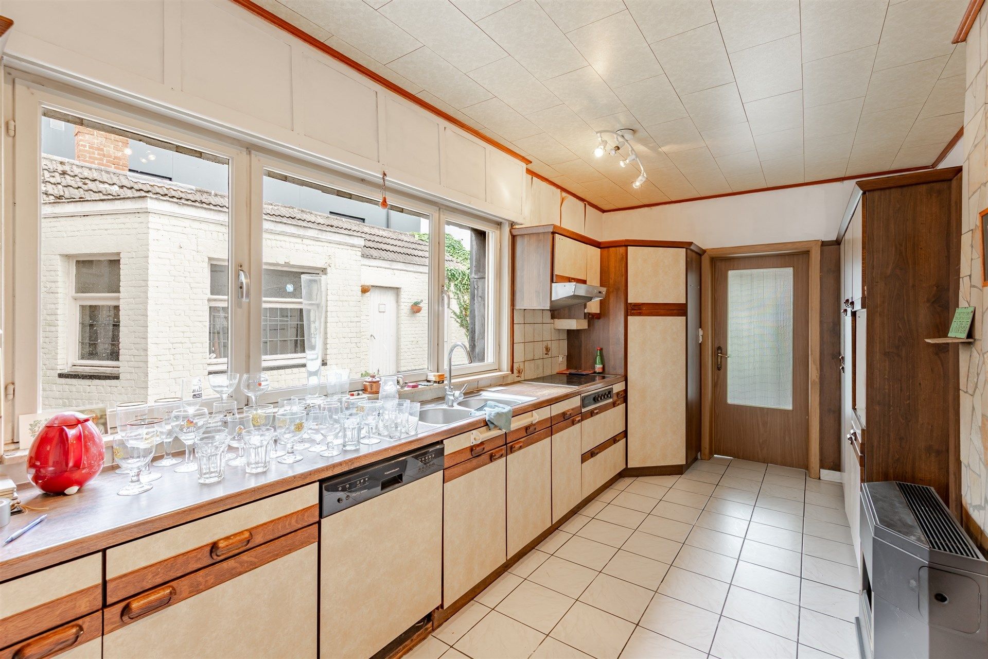 Te renoveren dubbelwoning met veel potentieel foto 6