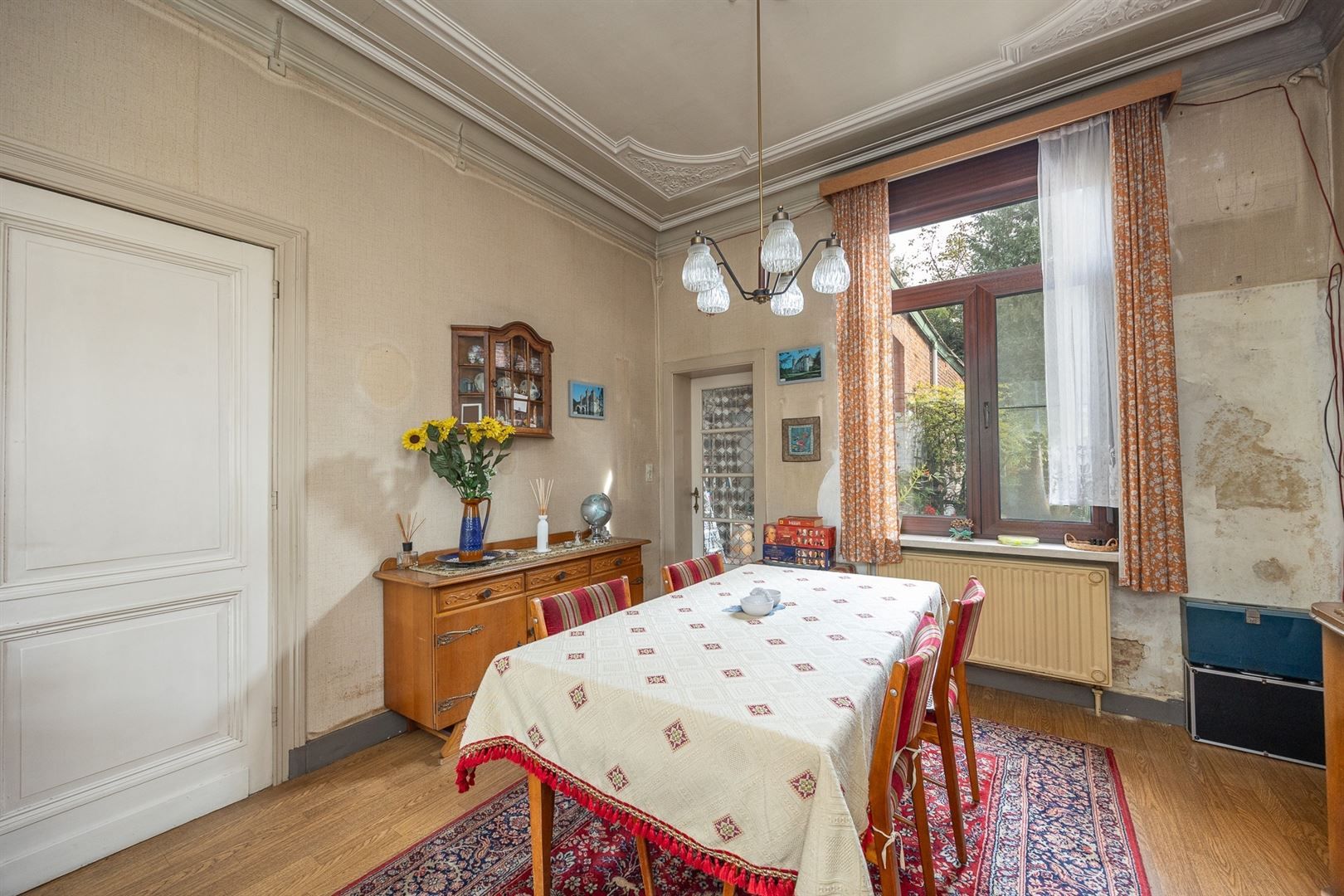 Karaktervolle burgerwoning  met onbeperkte renovatiemogelijkheden foto 4