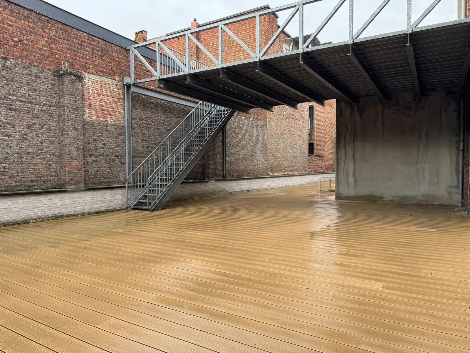 Loftkantoor (530m²) in industrieel gebouw. foto 12