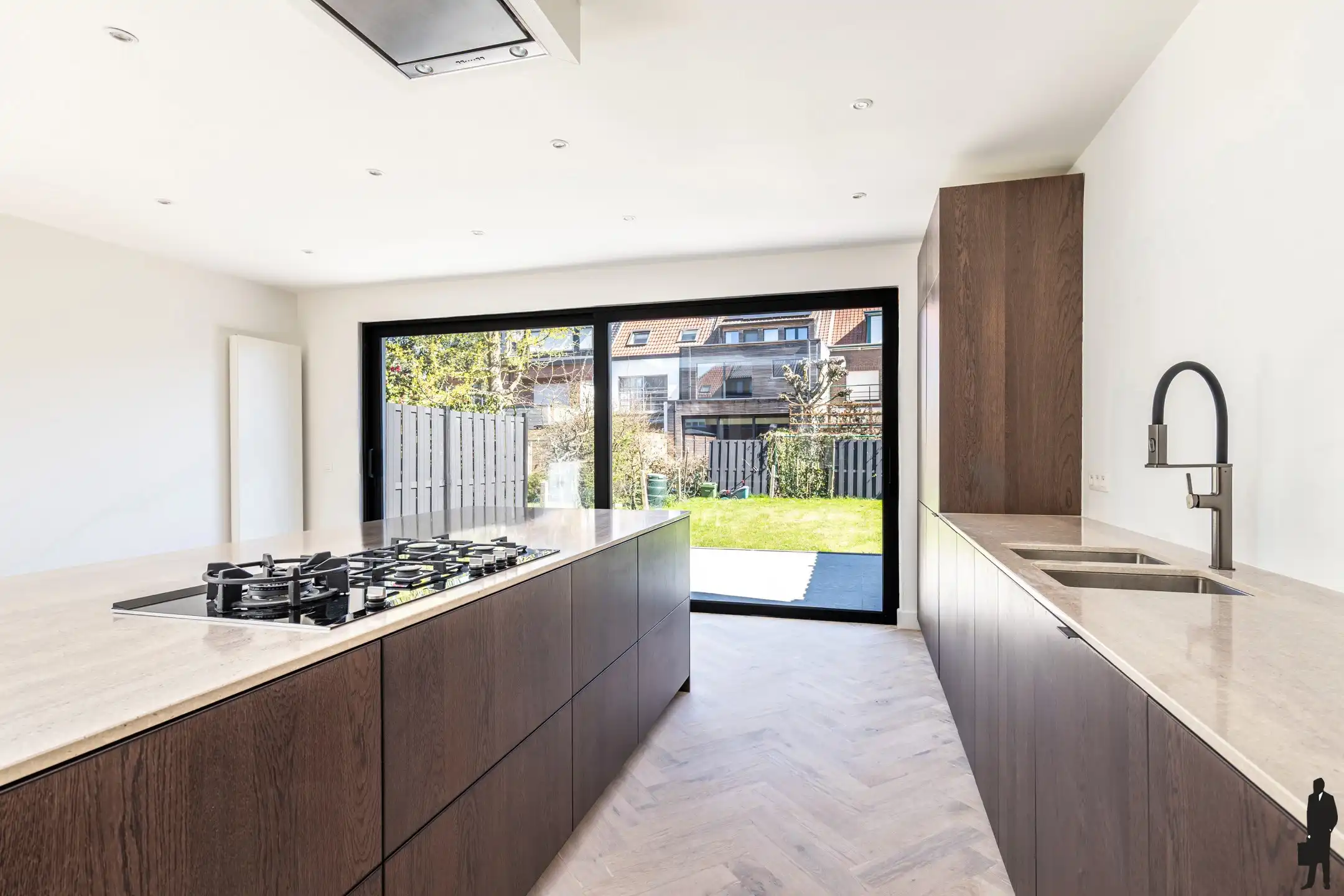 Luxueus gerenoveerde gezinswoning in de gegeerde Elsdonkwijk foto 10