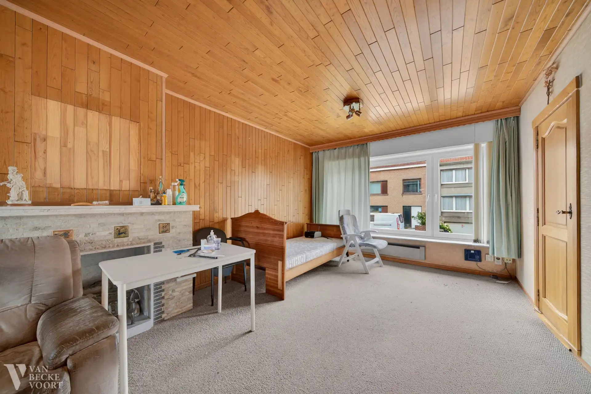 Te renoveren bel-etagewoning met garage foto 4