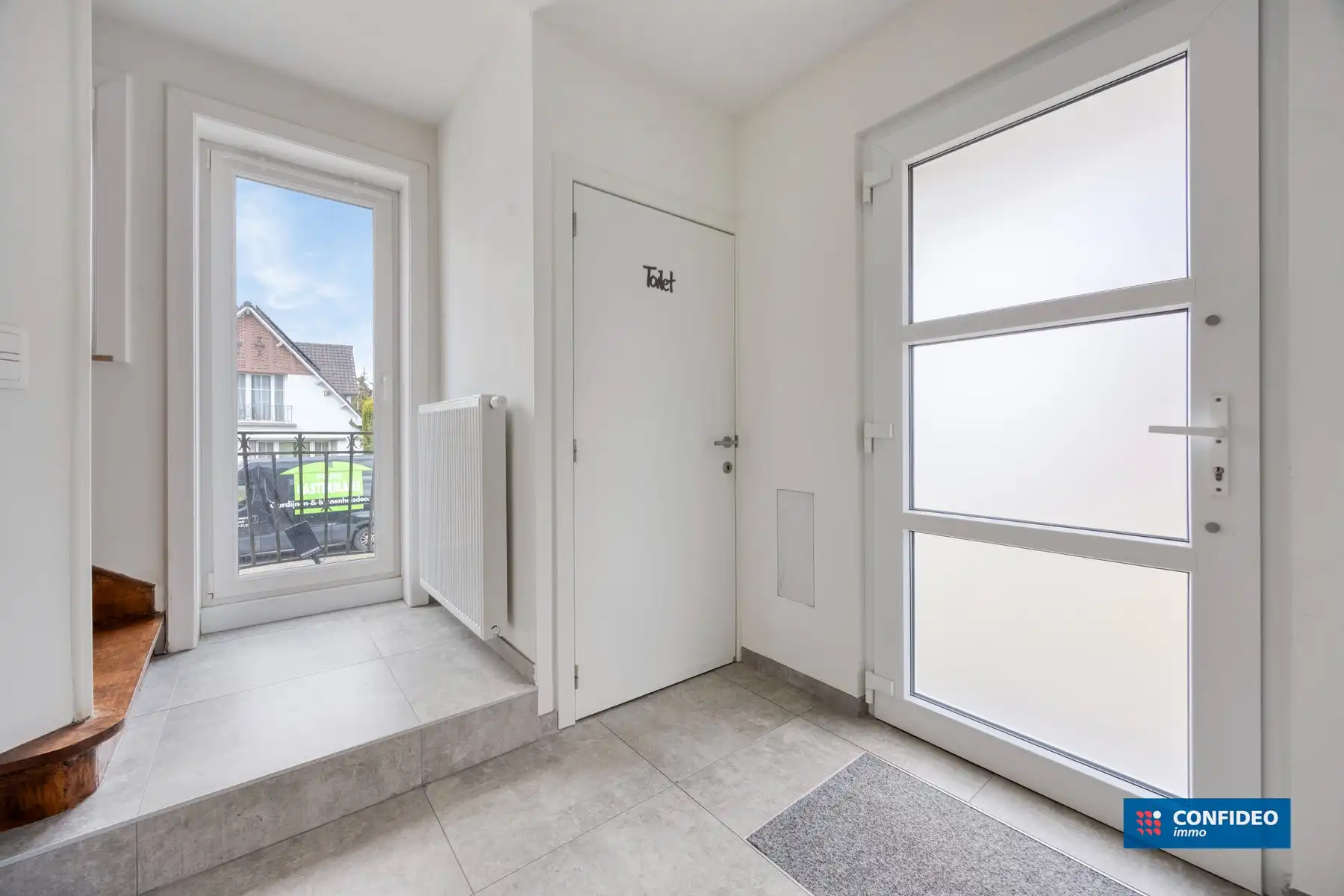 Mooie gerenoveerde woning op toplocatie met zuidgerichte tuin foto 3