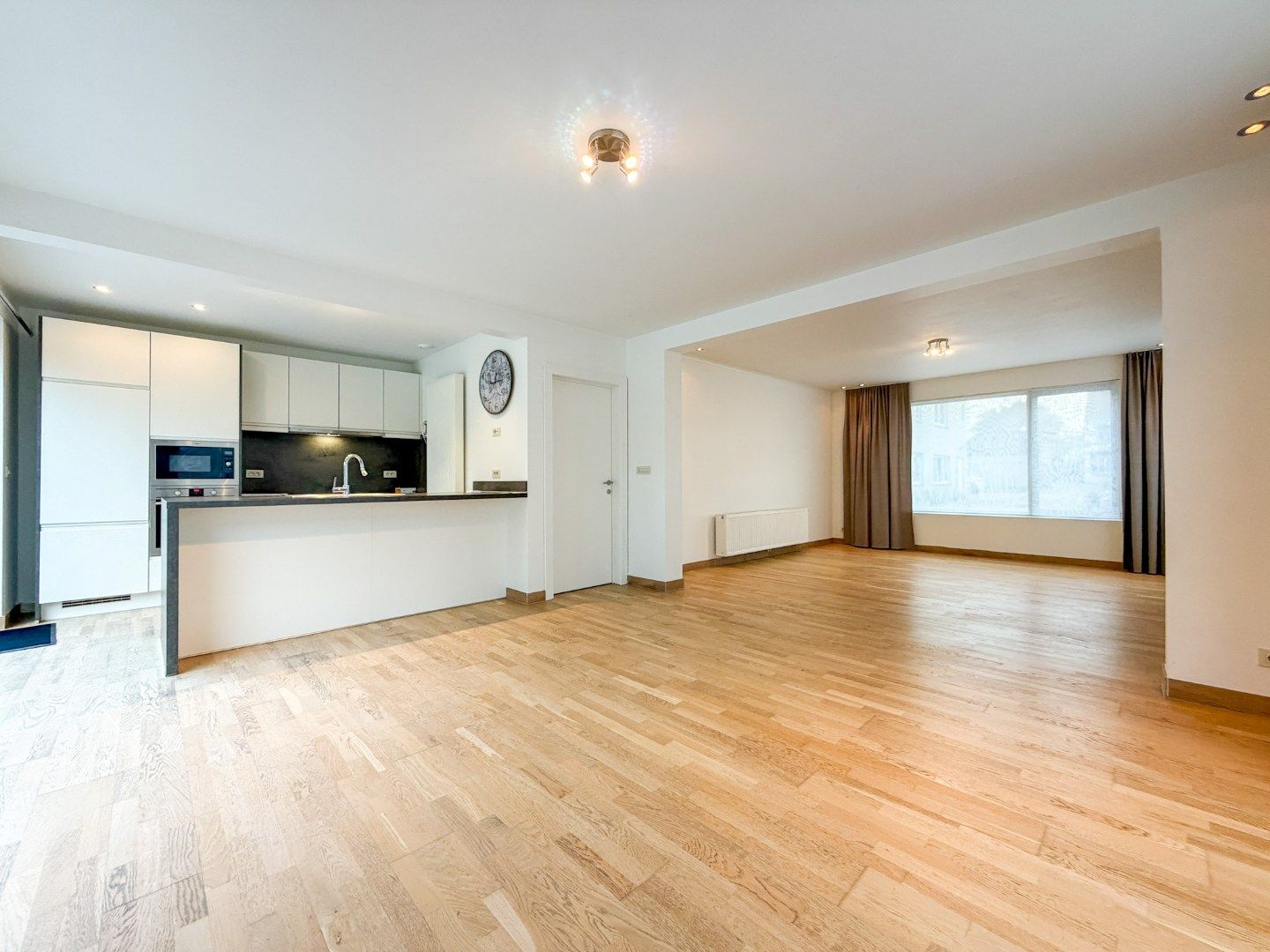 Ruime instapklare woning met tuin, 3 slpk, grote garage/berging (100 m²) te Handzame foto 4