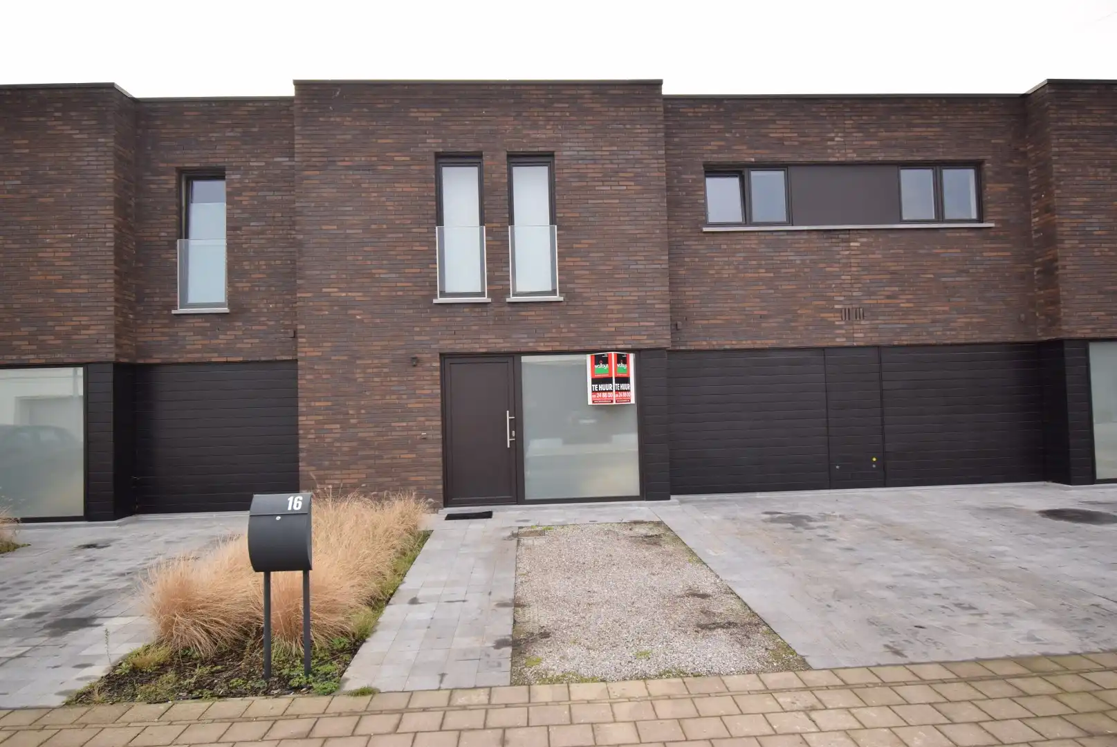 INSTAPKLARE NIEUWBOUWWONING MET 3 SLAAPKAMERS foto {{pictureIndex}}