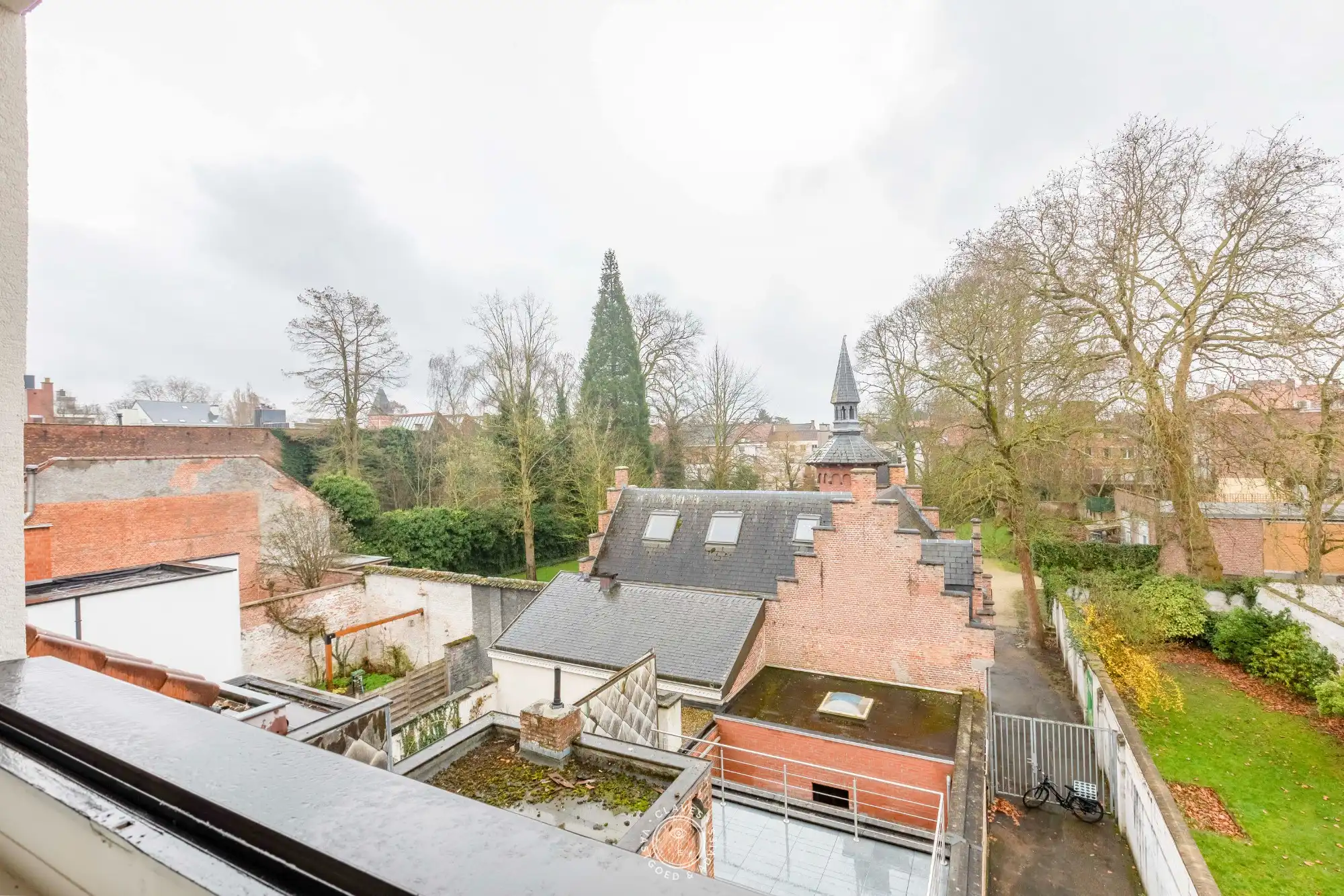 Fijn één slaapkamer appartement in gerenoveerd herenhuis foto 8