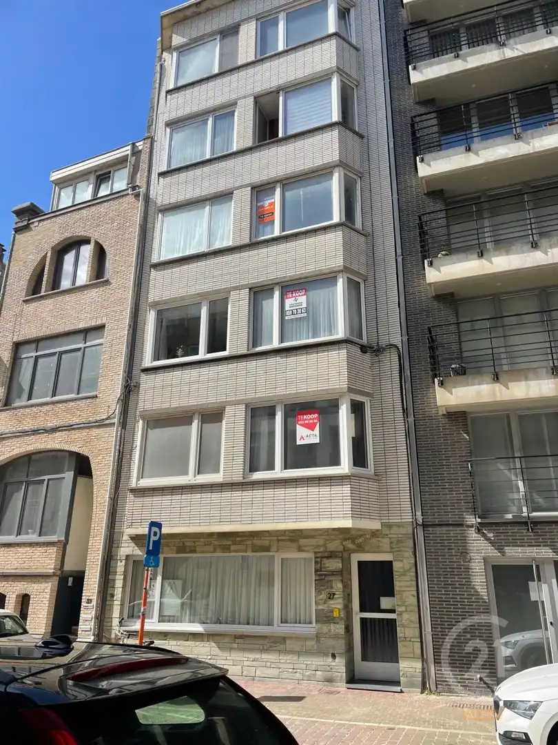 Gezellig 1-slaapkamerappartement met potentieel in Raversijde foto {{pictureIndex}}