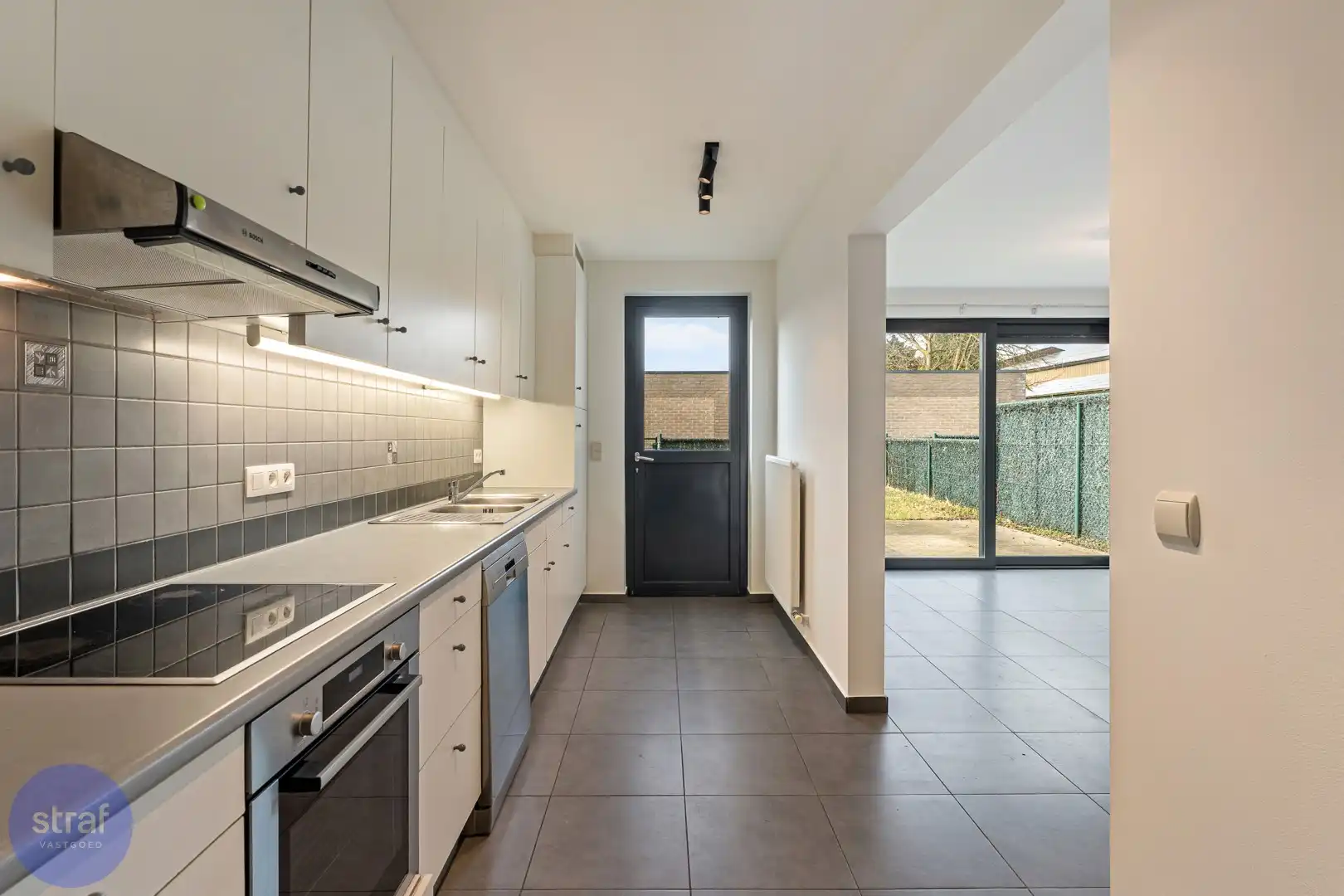 Instapklaar appartement met tuin te huur in Zwijndrecht – onmiddellijk beschikbaar foto 4