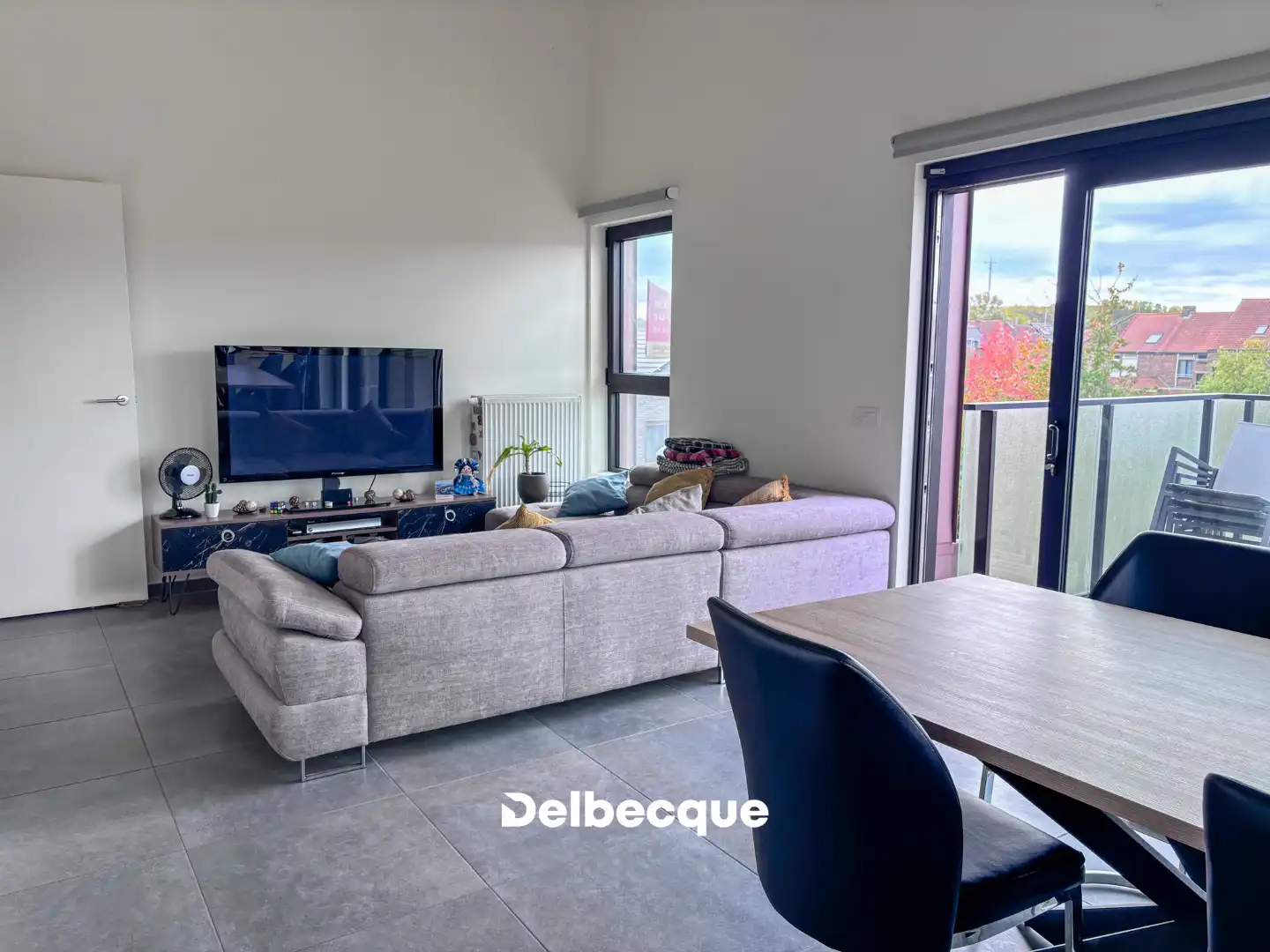 Lichtrijk dakappartement met 2 slaapkamers te Sint-Michiels. foto 5