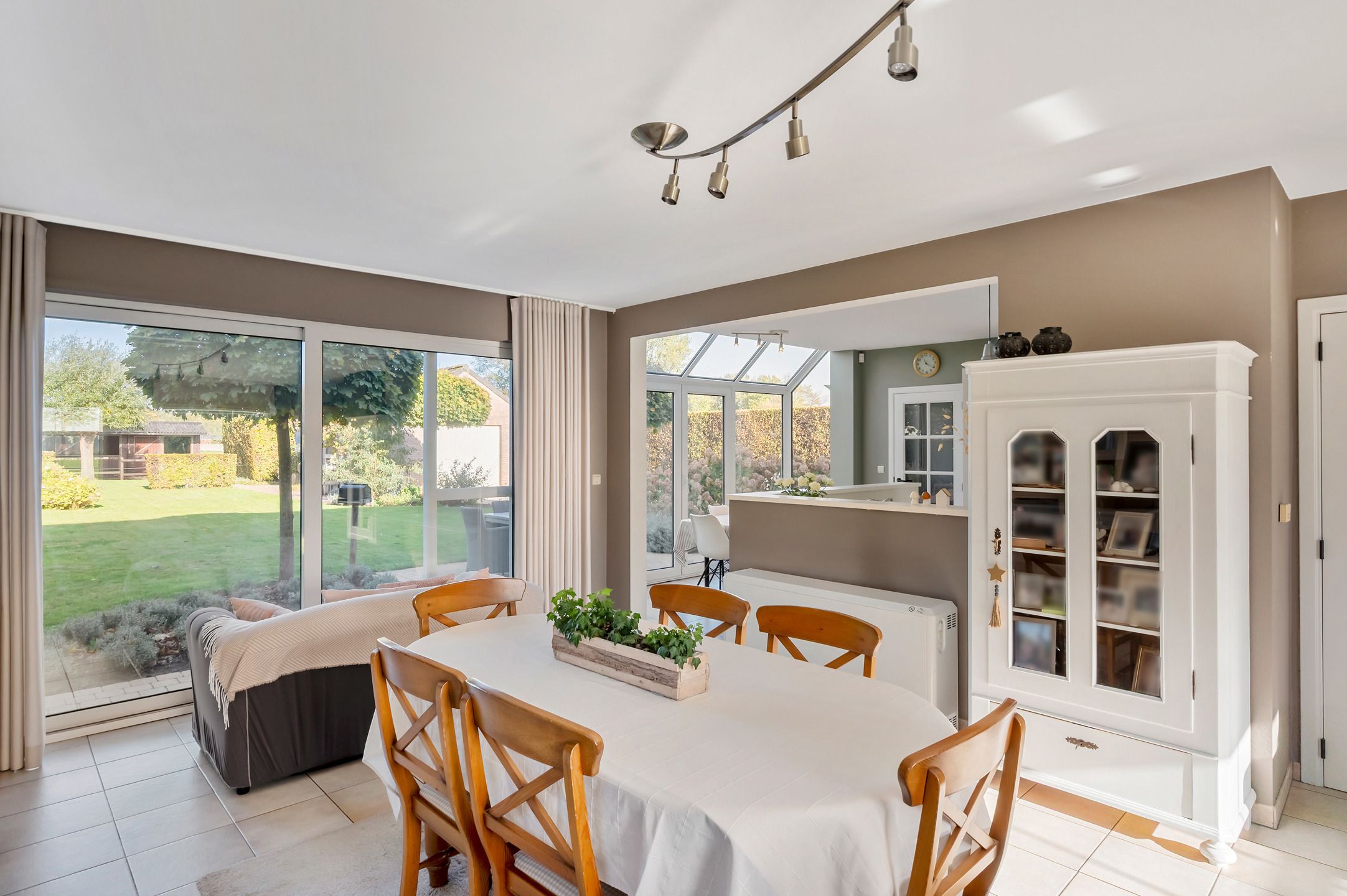 Instapklare villa op perceel van Ca. 4.010 m²! foto 8