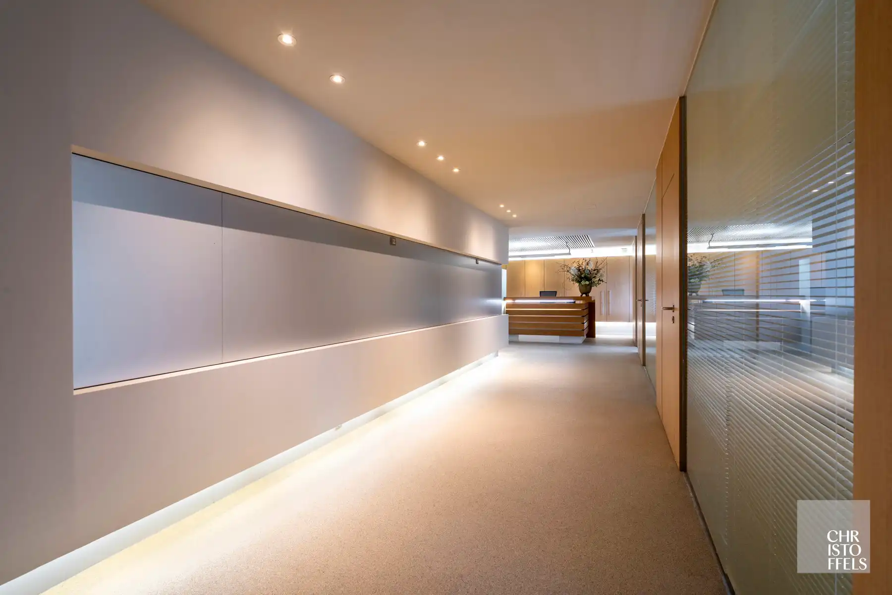 Kantoorruimte (209m²) op toplocatie in Lanaken!  foto 3