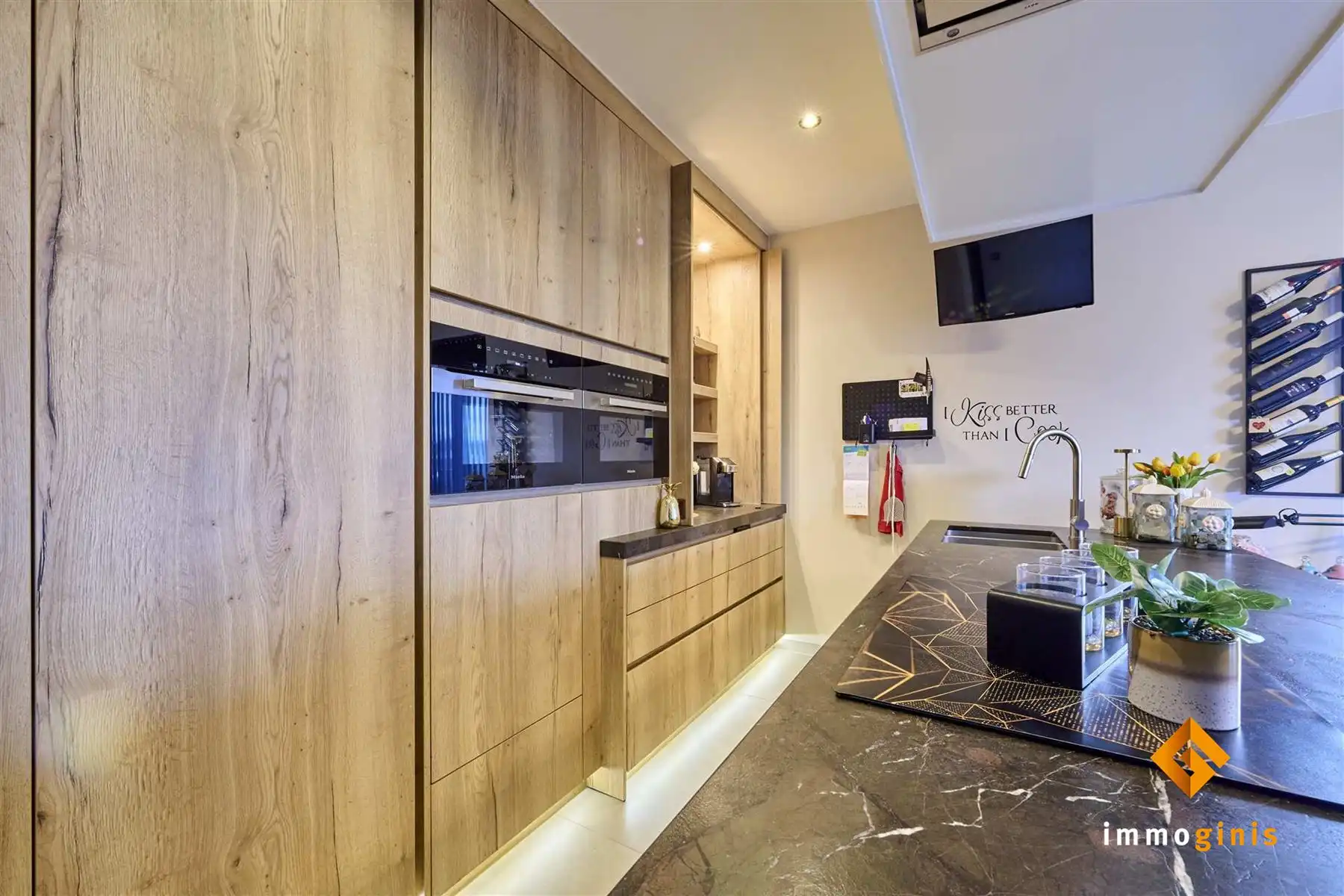 Luxueus 3-slaapkamerappartement met zéér ruim terras, gelegen op de 2e verdieping. foto 8