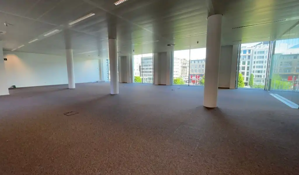 Gerenoveerde kantoorruimte te huur in Astrid Building aan Centraal Station in Antwerpen foto 10