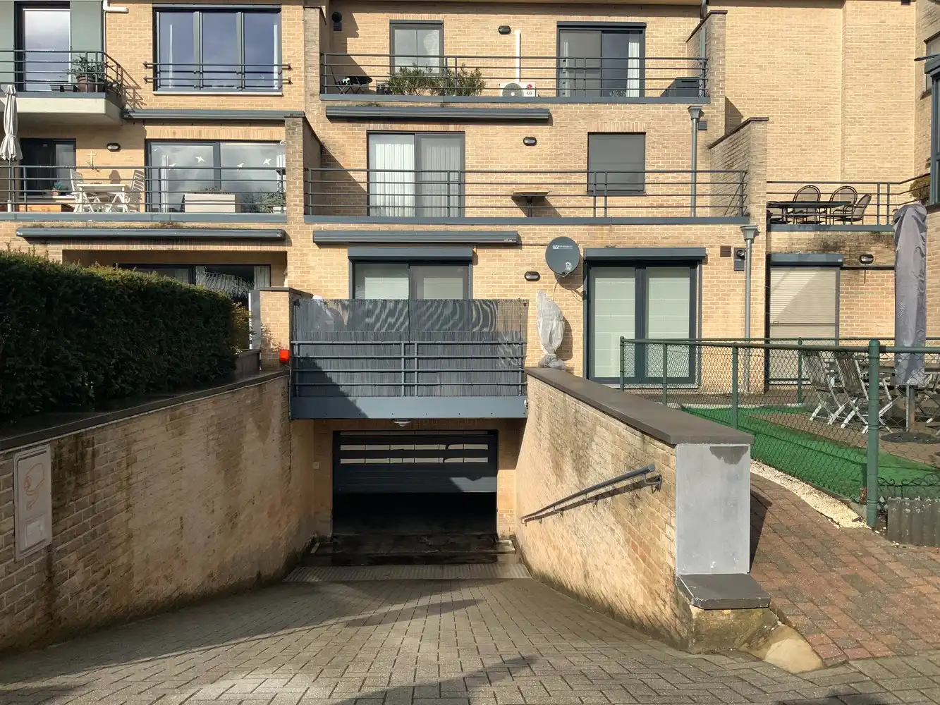 INSTAPKLAAR GELIJKVLOERS APPARTEMENT (H.O.B) foto 10