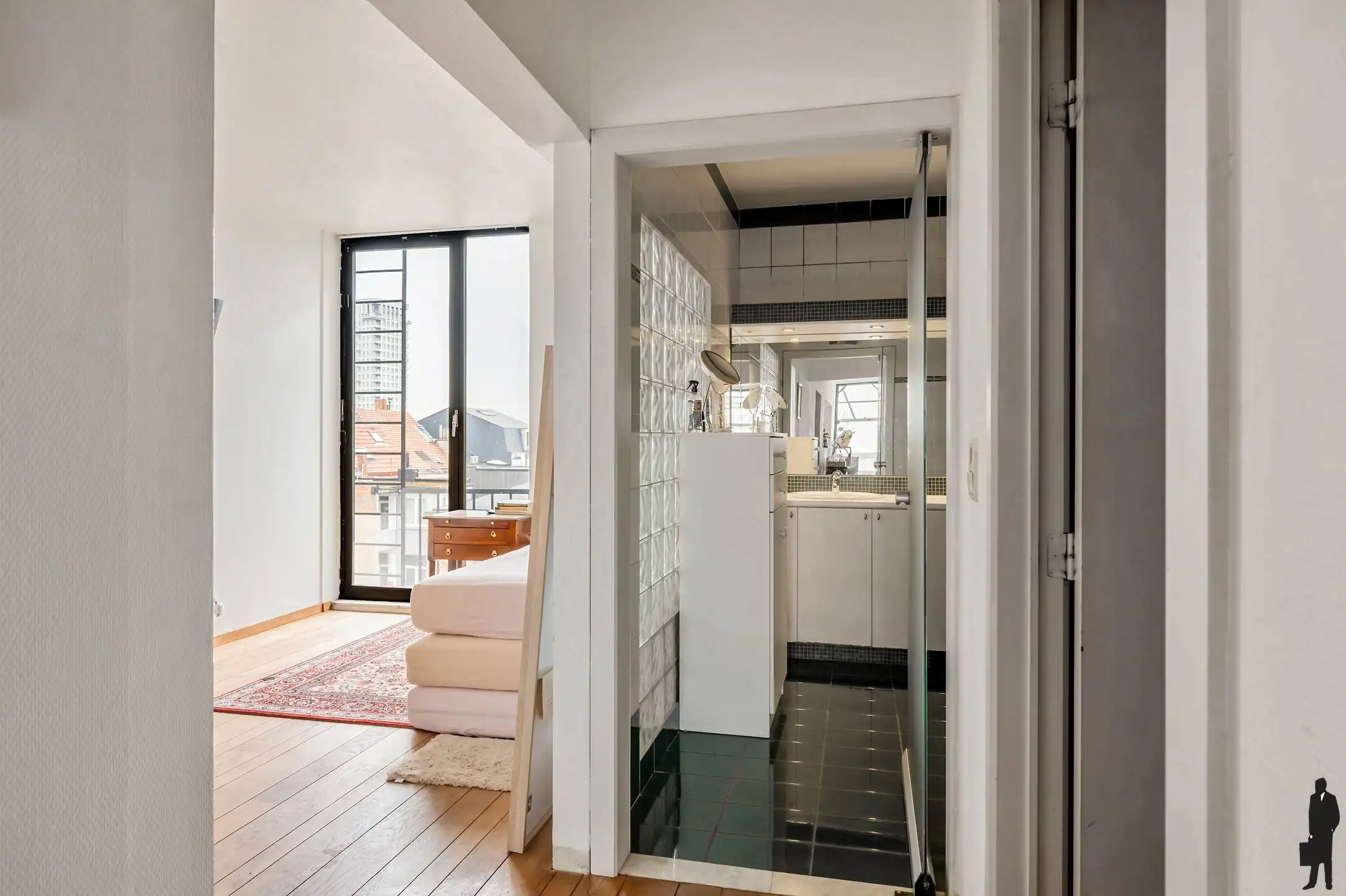 Lichtrijk 2-slaapkamerappartement op toplocatie in Antwerpen foto 10