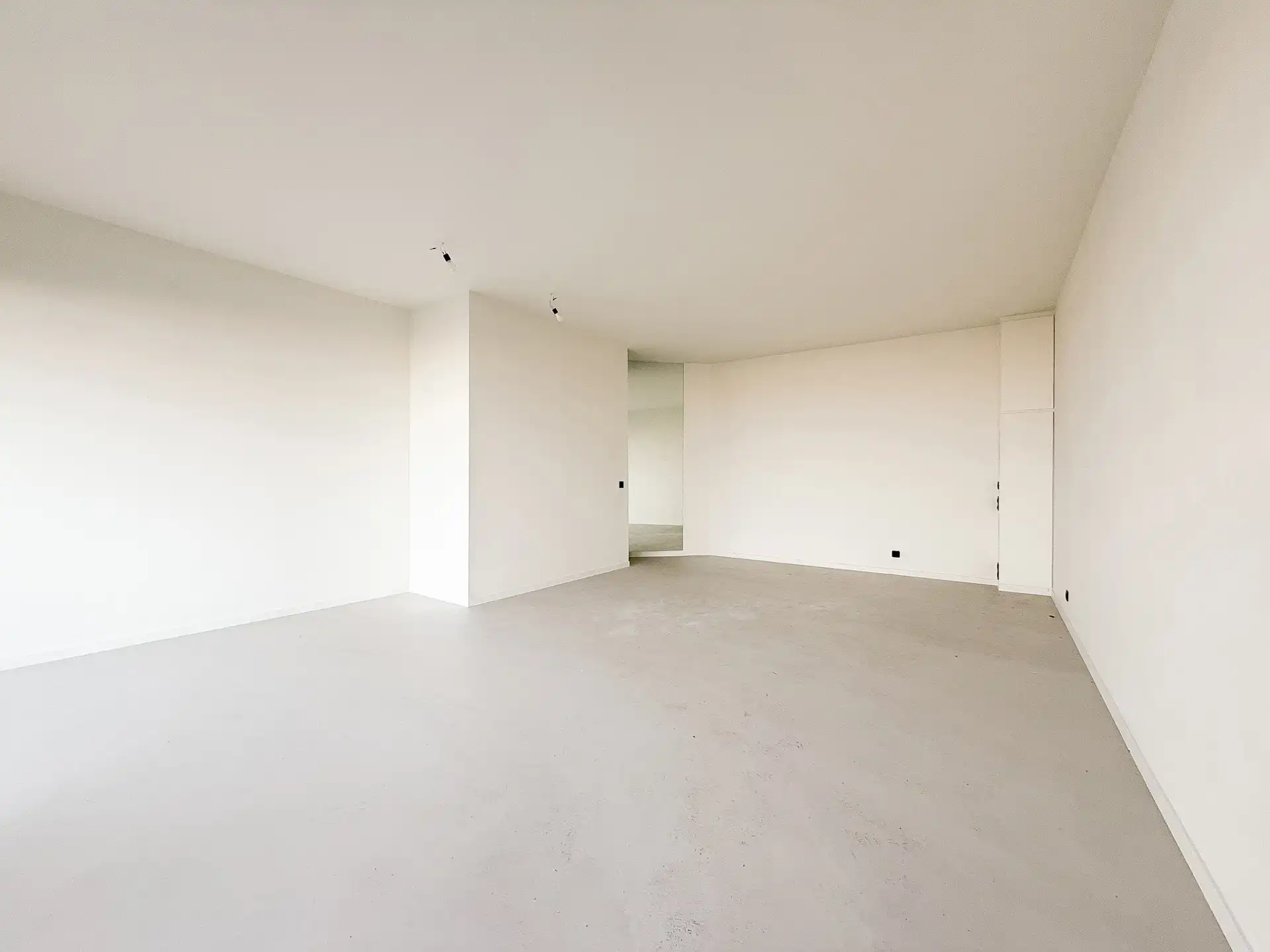 Handelspand gelegen op de ZEEDIJK, vlakbij het Albertplein foto 2