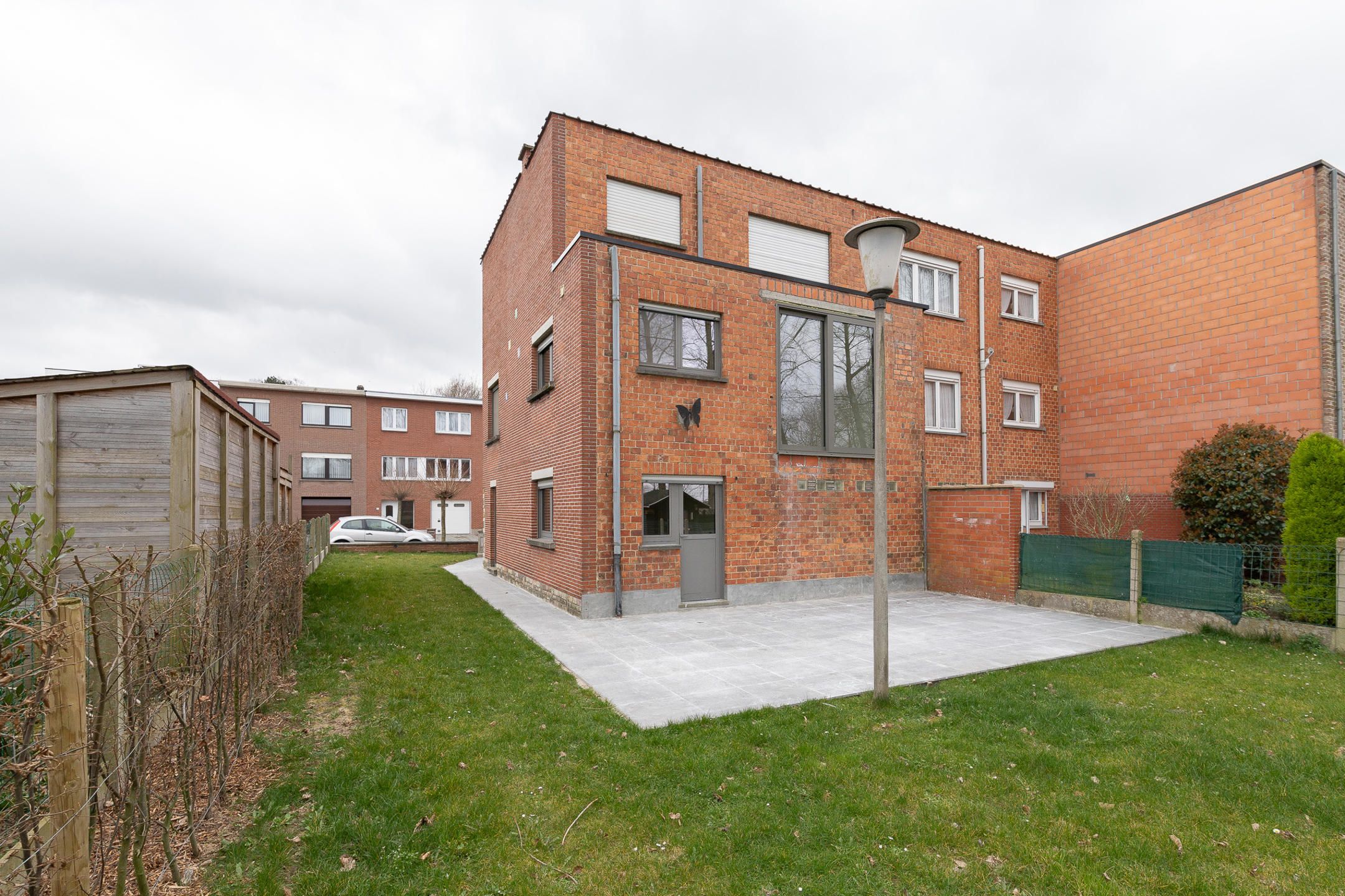 Gerenoveerde woning in een rustige straat foto 18